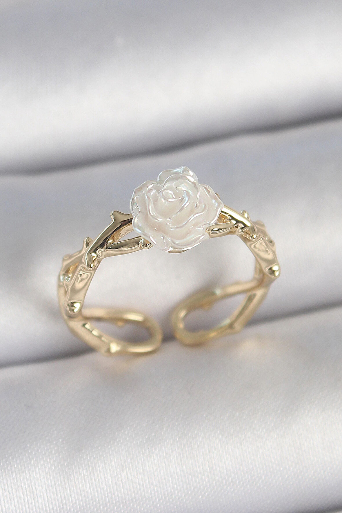 HEYF Pirinç Gold Renk Beyaz Gül Model Ayarlanabilir Kadın Yüzük