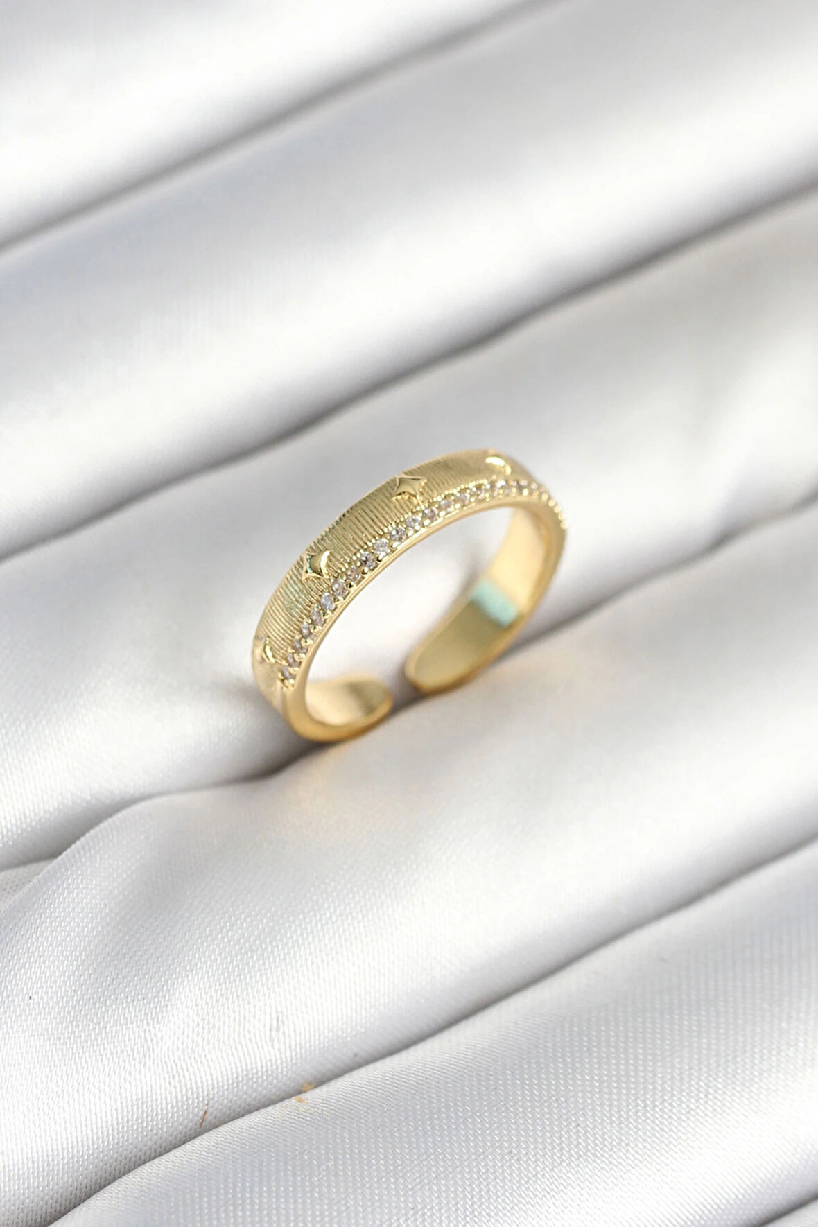 HEYF Gold Renk Şerit Zirkon Taşlı Kadın Yüzük