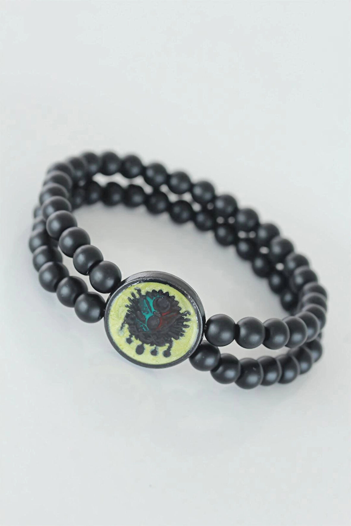 HEYF Sarı Renkli Metal Üzerine Osmanlı Arma Figürlü Siyah Renk Çift Sıra Doğal Taş Erkek Bileklik