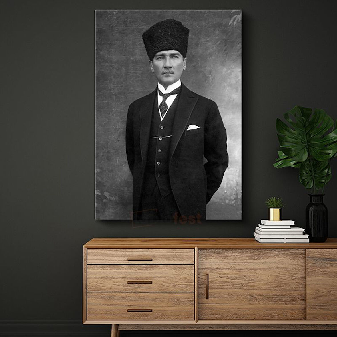 Siyah Kalpaklı Atatürk - Klasik Duruş Kanvas Tablo