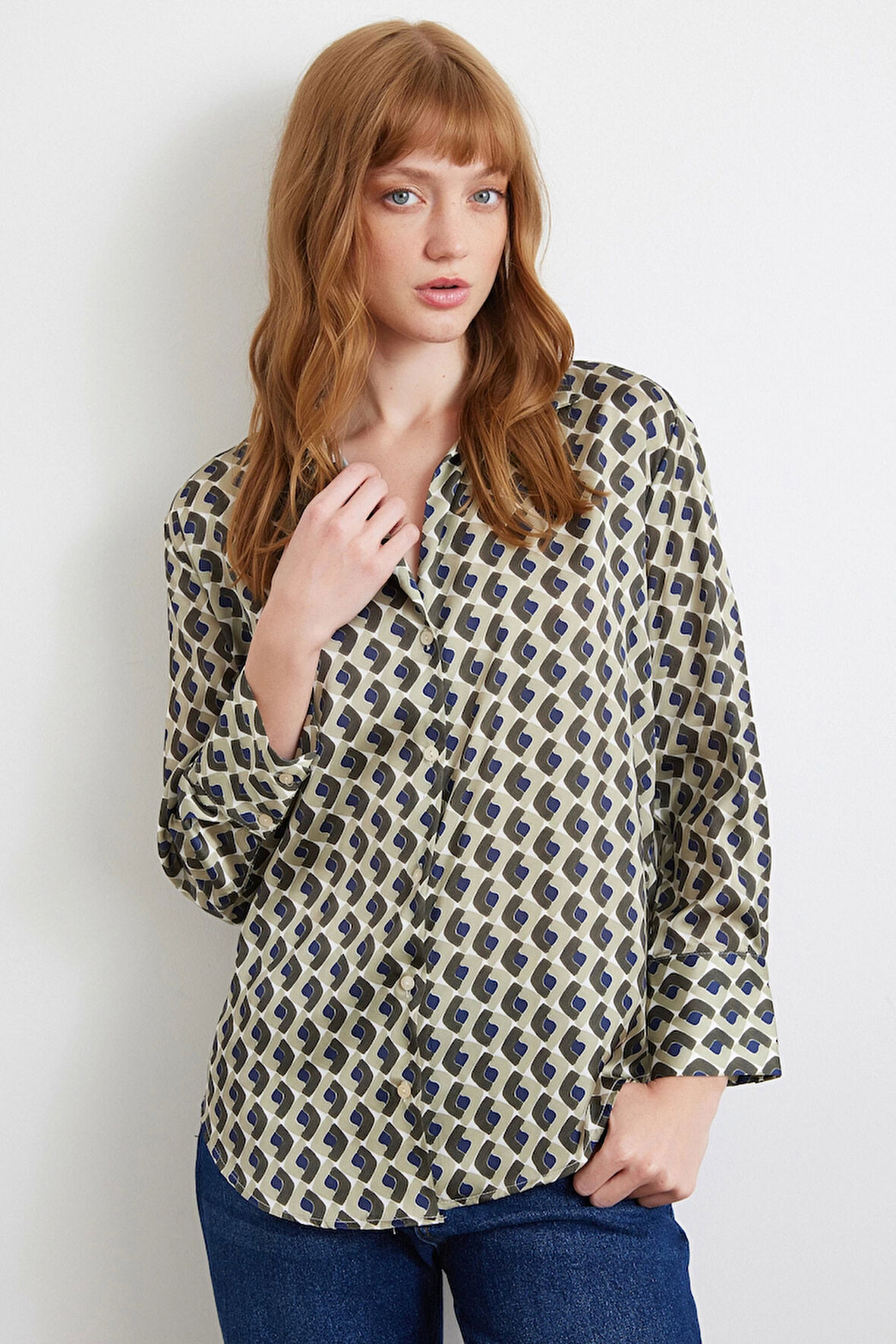 Geometrik Desenli Saten Gömlek Haki