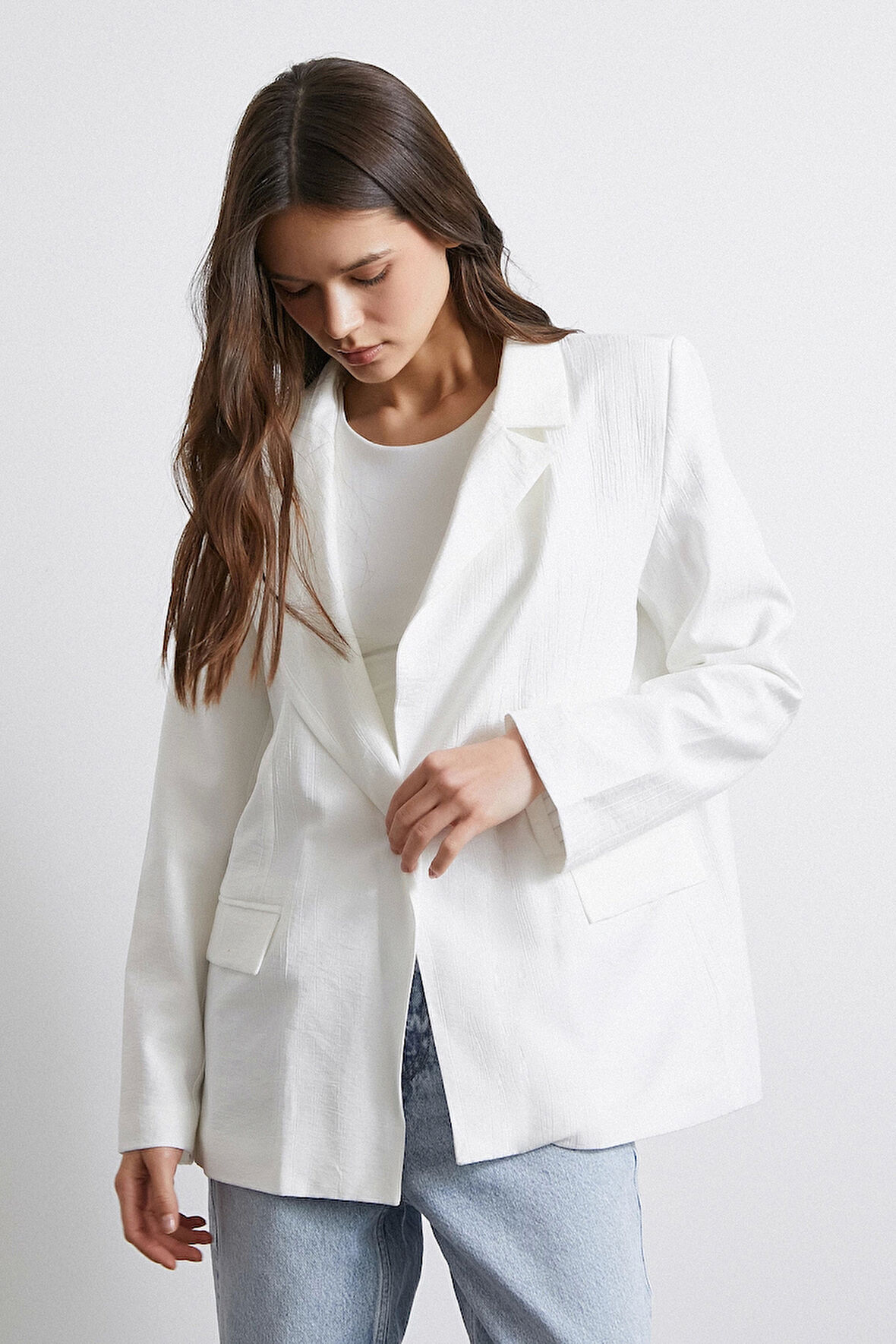 Çizgi Astarlı Dökümlü Blazer Ceket Beyaz
