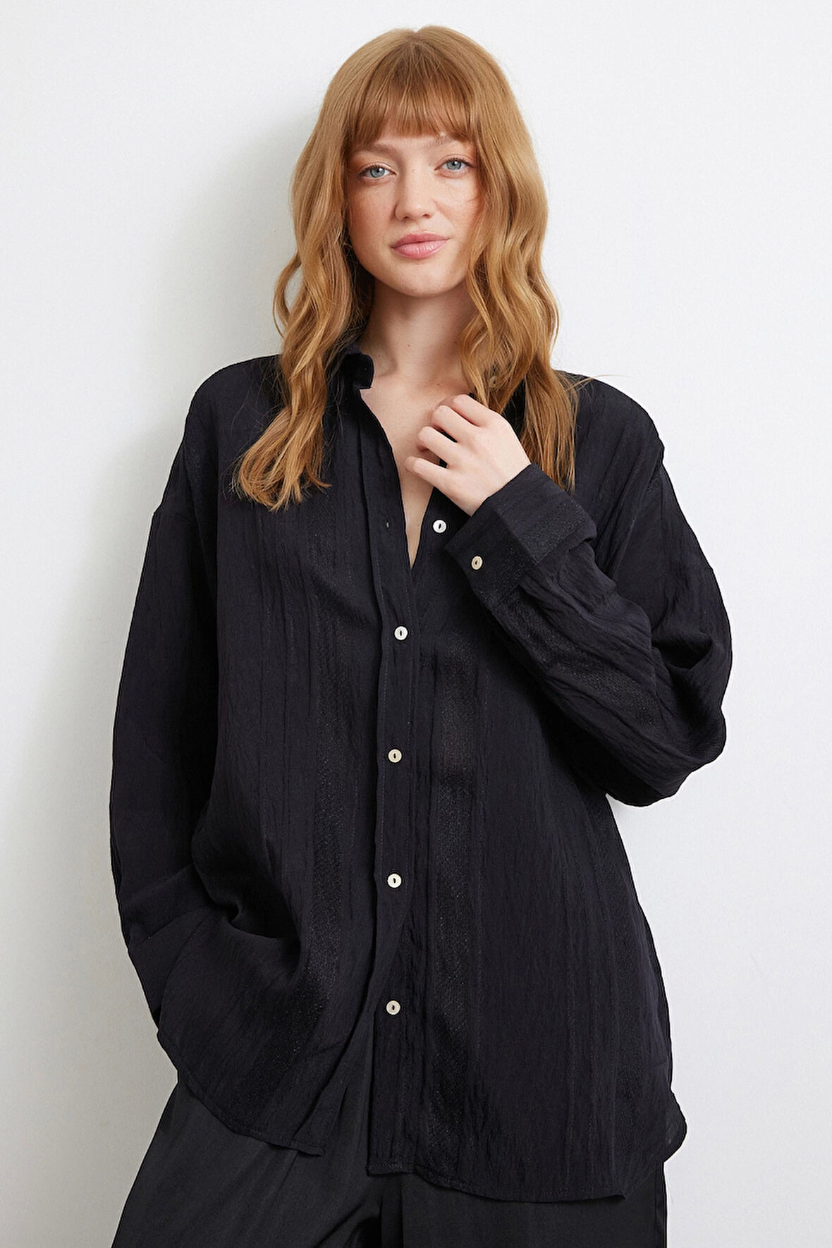 Dantel Detaylı Transparan Pamuklu Gömlek Siyah