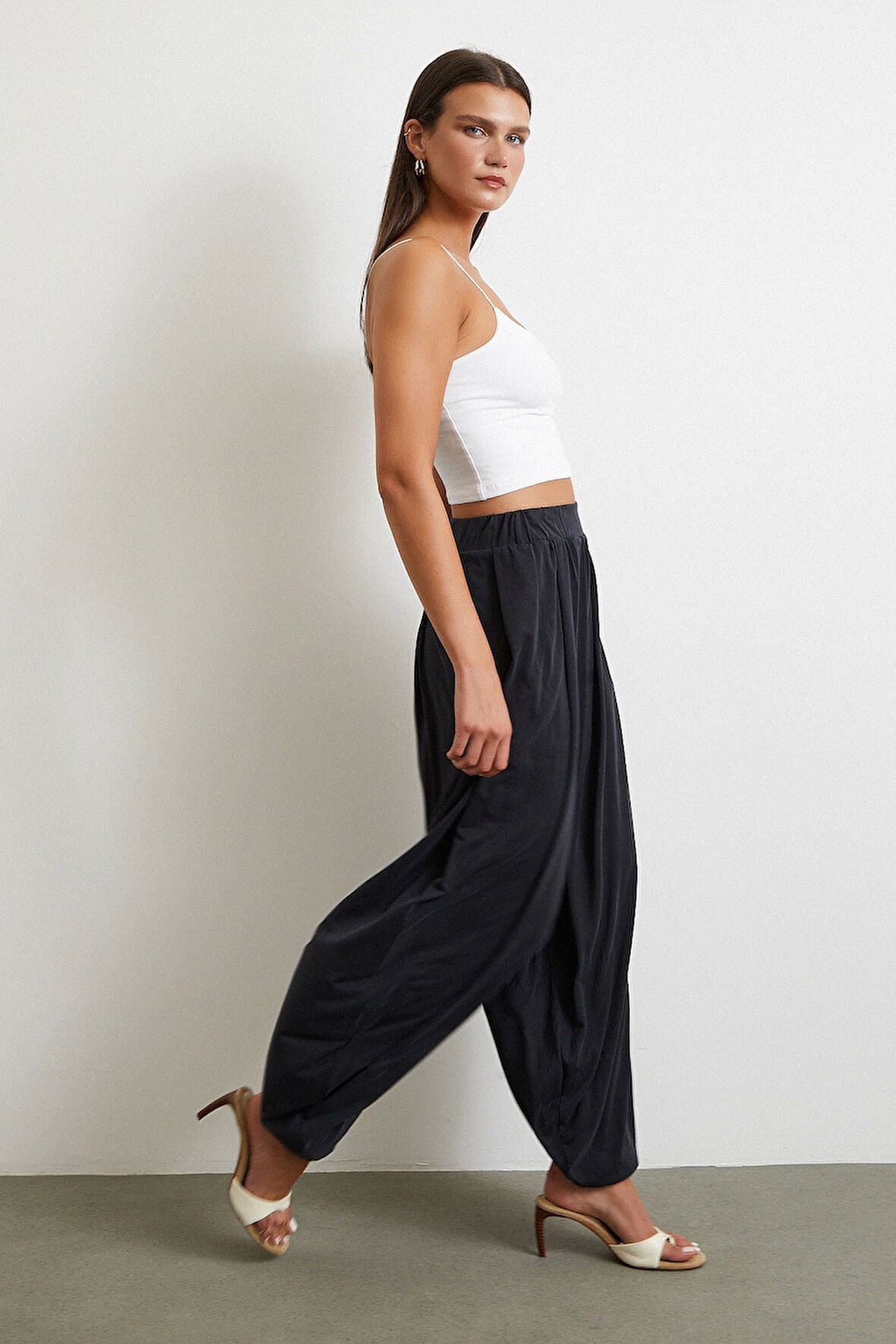 Paça Detaylı Şalvar Pantolon Antirasit