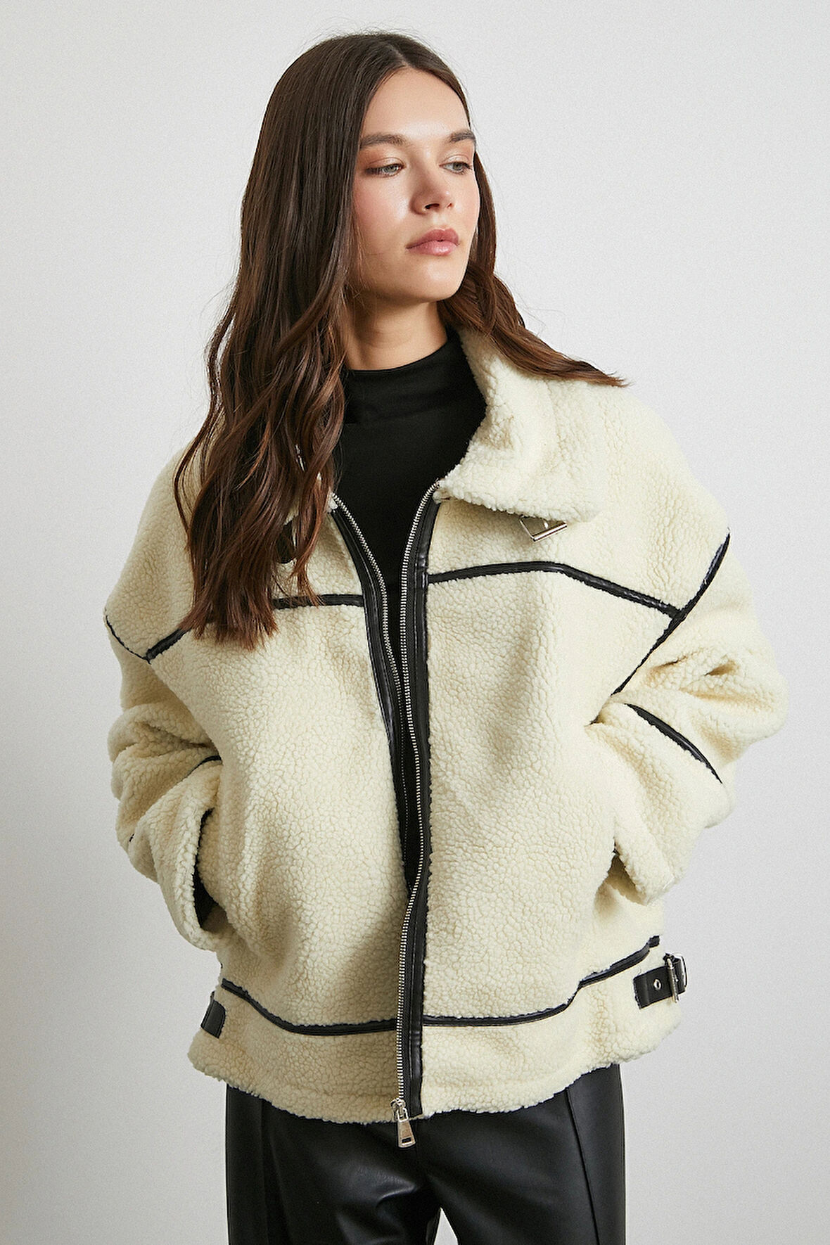 Ters Detay Lamine Biker Ceket Krem