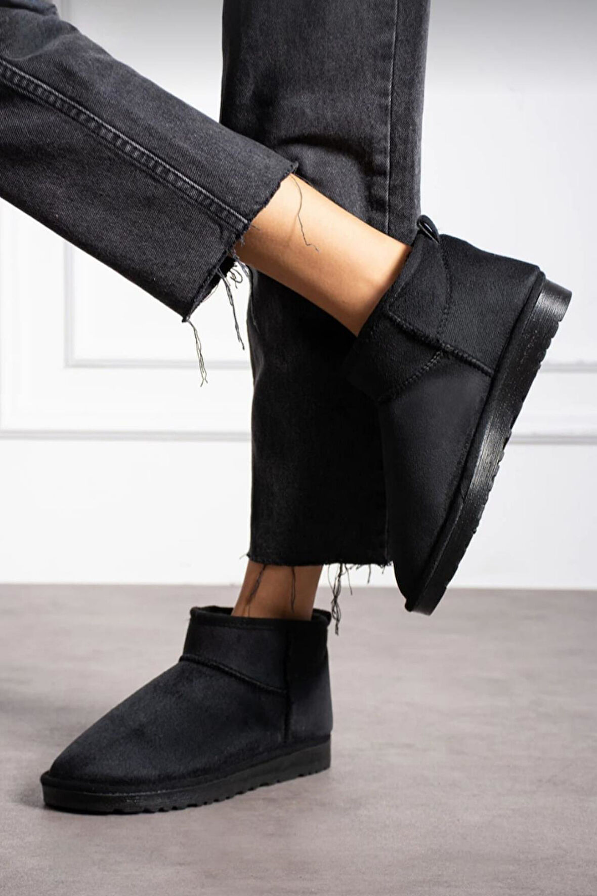 Kadın Mini Süet Içi Tüylü Yüksek İnce Taban Kışlık Bot & Bootie