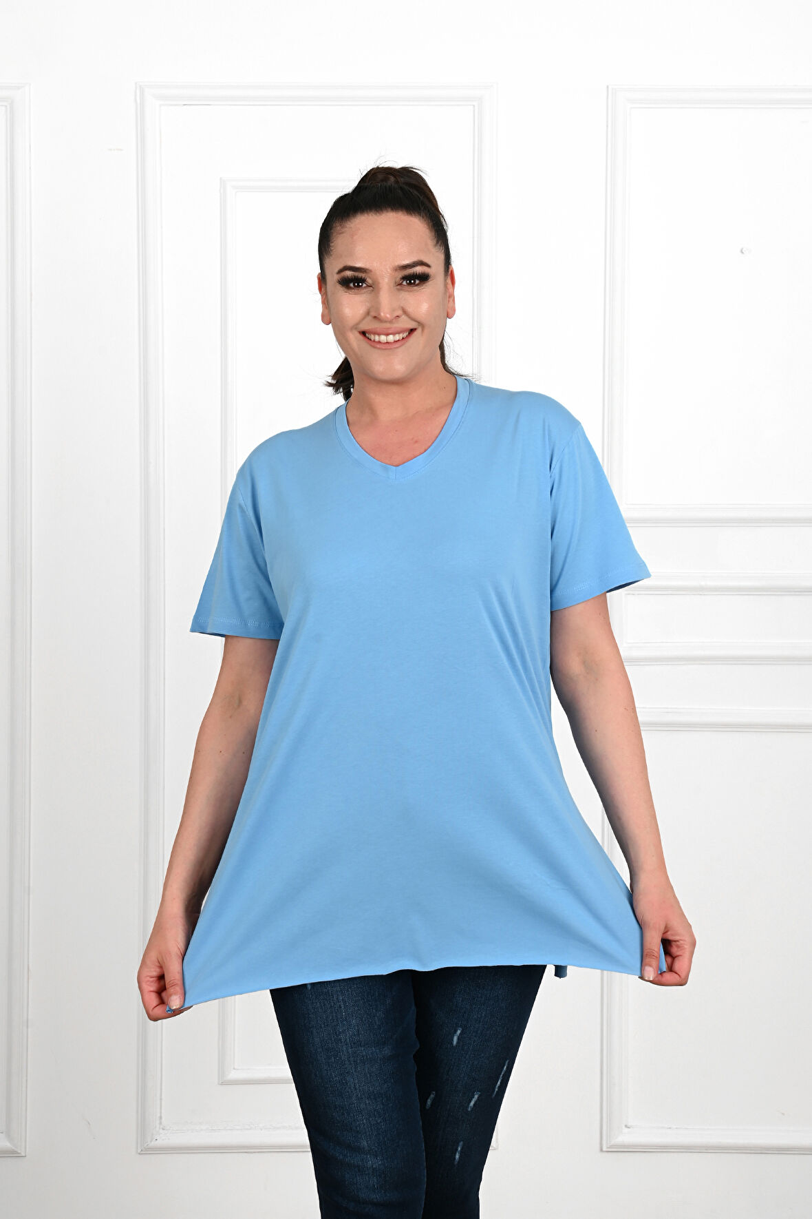 Kadın V Yaka Yırtmaçlı Büyük Beden T-shirt 1199-22