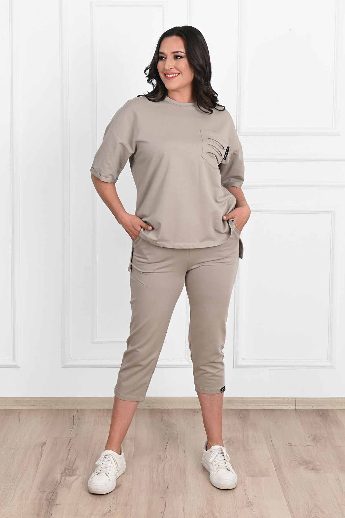 Kadın Yırtık Cep Detaylı Kısa Kollu Büyük Beden Kapri Eşofman Takım 8010-23 Koyu Bej-5XL