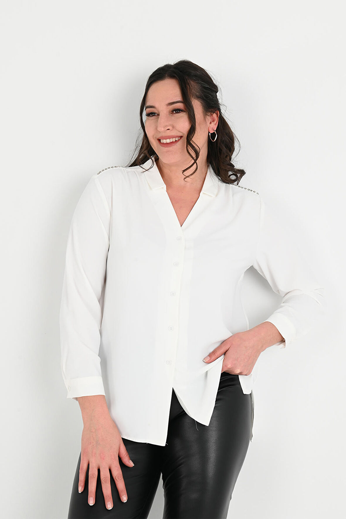 Kadın Büyük Beden Omuz Taş Detaylı Gömlek 1687-24