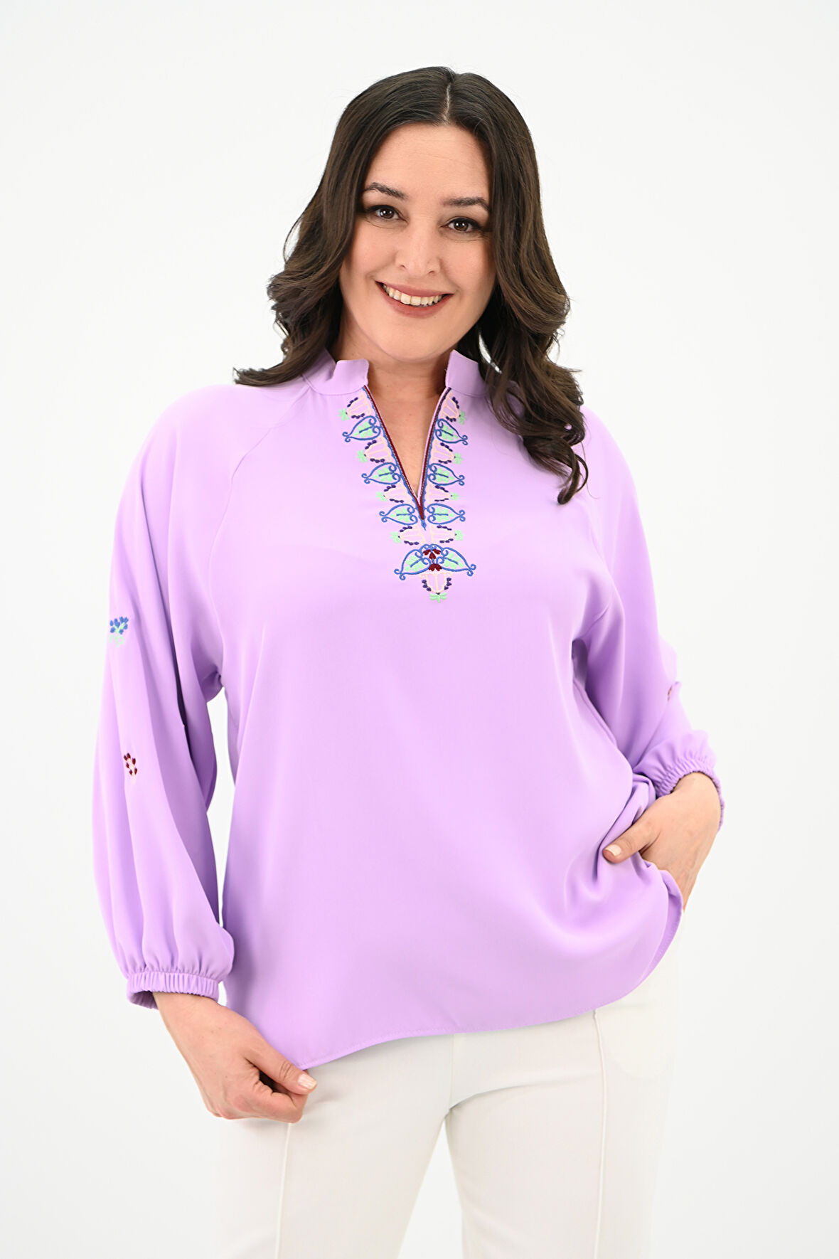 Kadın Nakış Detaylı Uzun Kollu Bluz 1715-24