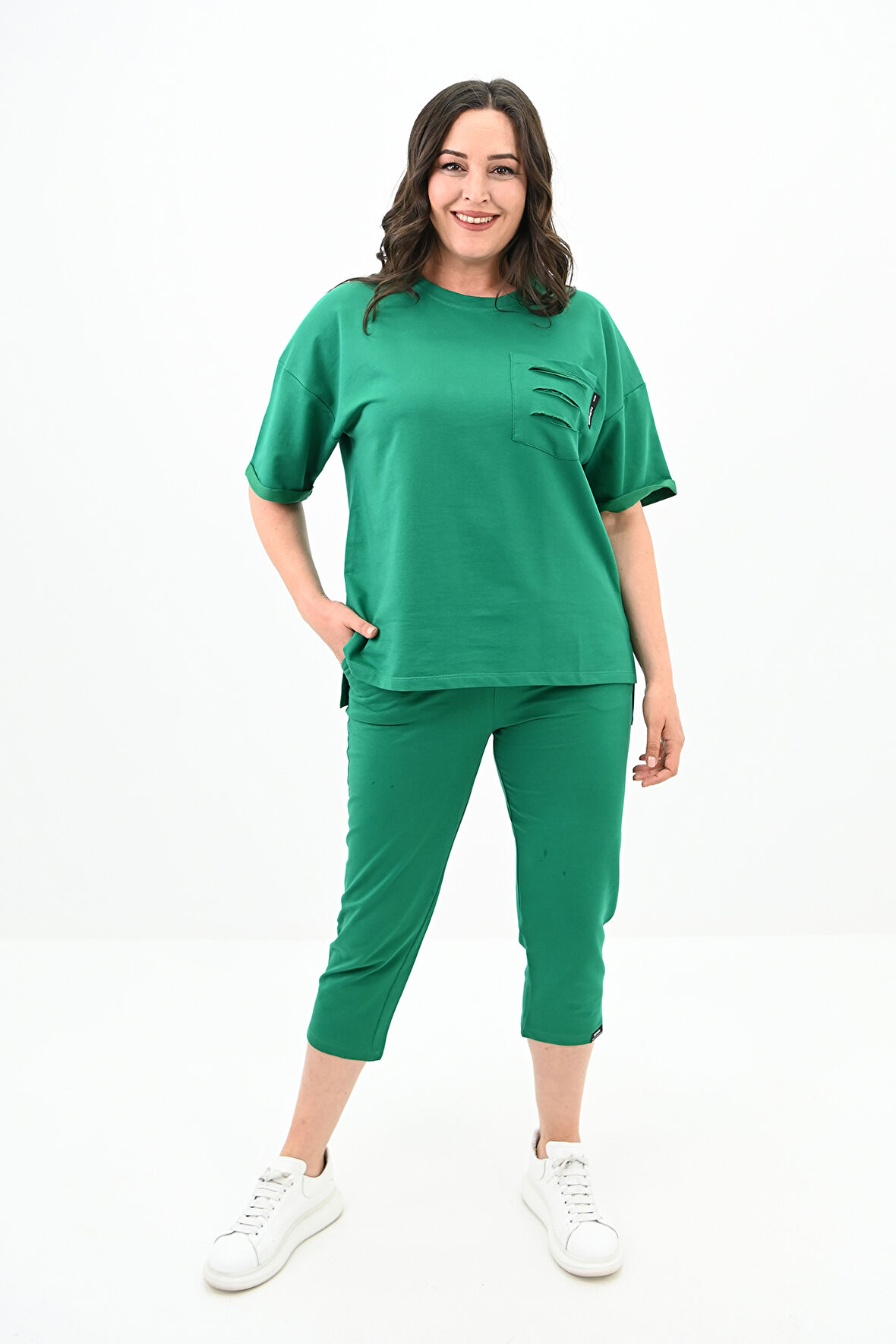 Kadın Yırtık Cep Detaylı Kısa Kollu Büyük Beden Kapri Eşofman Takım 8010-23 Benetton Yeşili-3XL