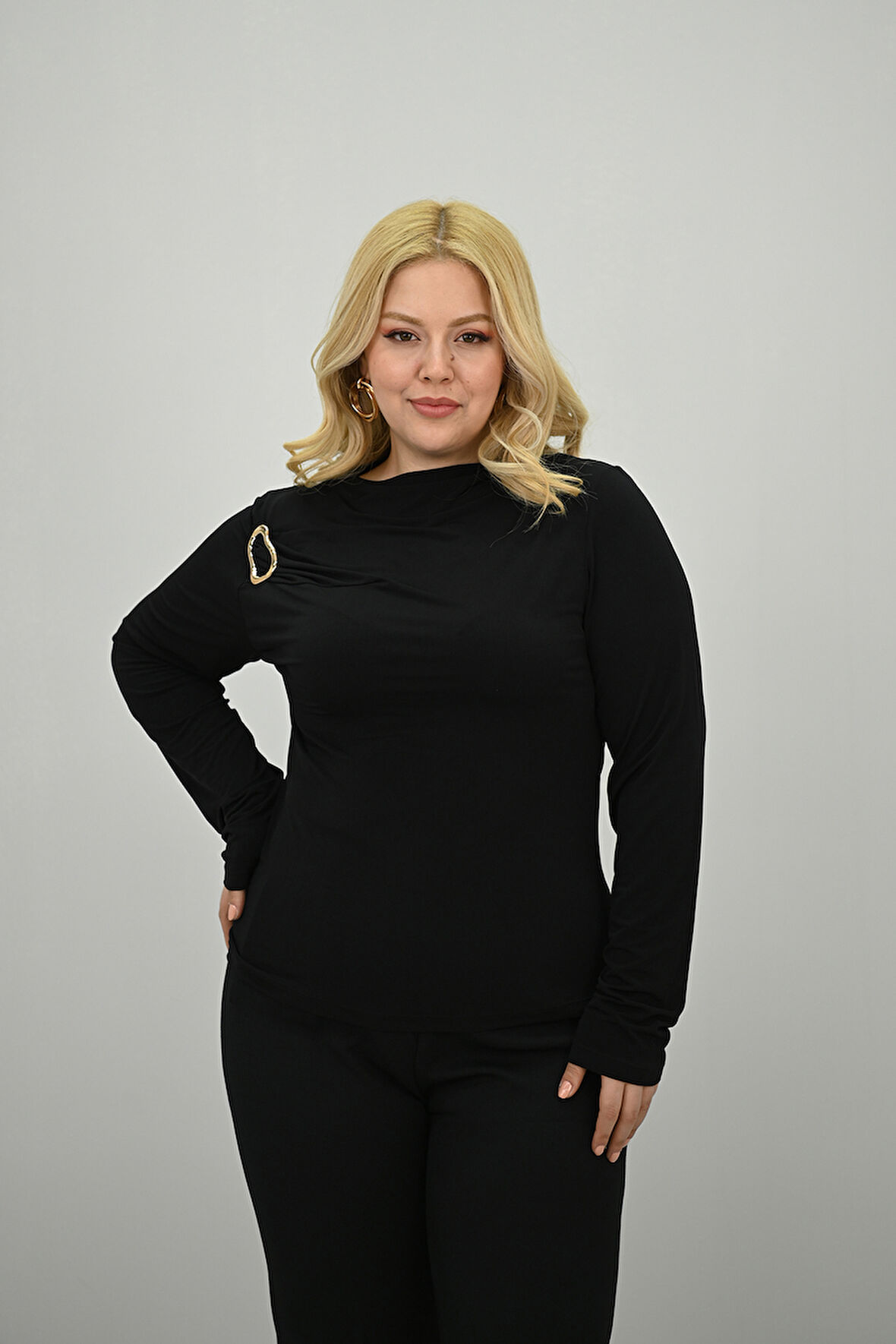 Kadın Büyük Beden Aksesuar Detaylı Drapeli Bluz 1924-25