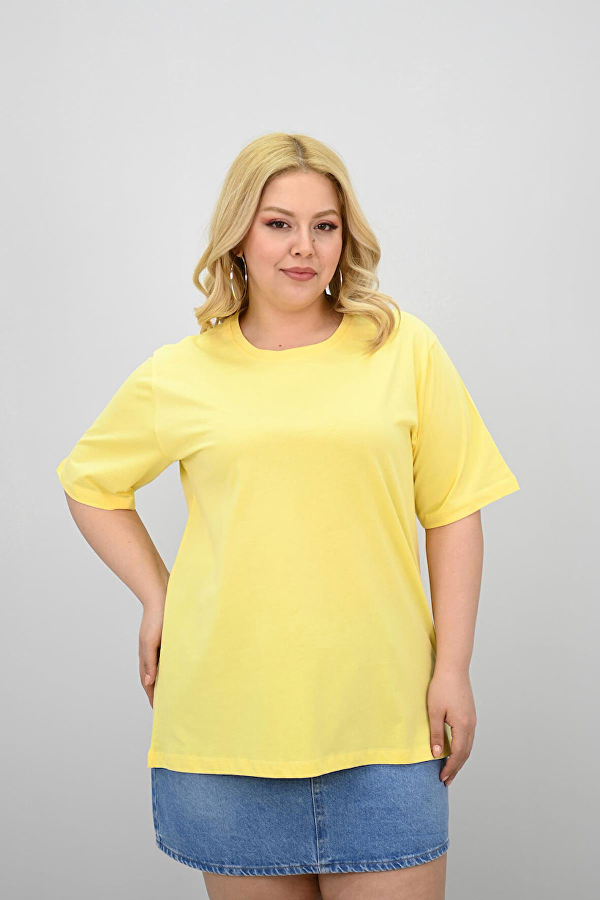 Kadın Büyük Beden Kısa Kollu Bisiklet Yaka Oversize T-shirt 1963-25