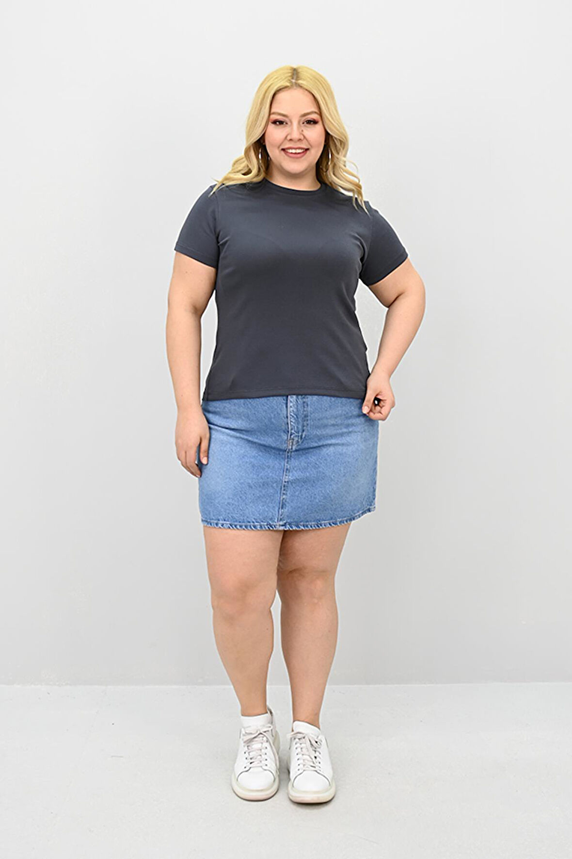 Kadın Büyük Beden Kısa Kollu Bisiklet Yaka Basic T-shirt 1965-25