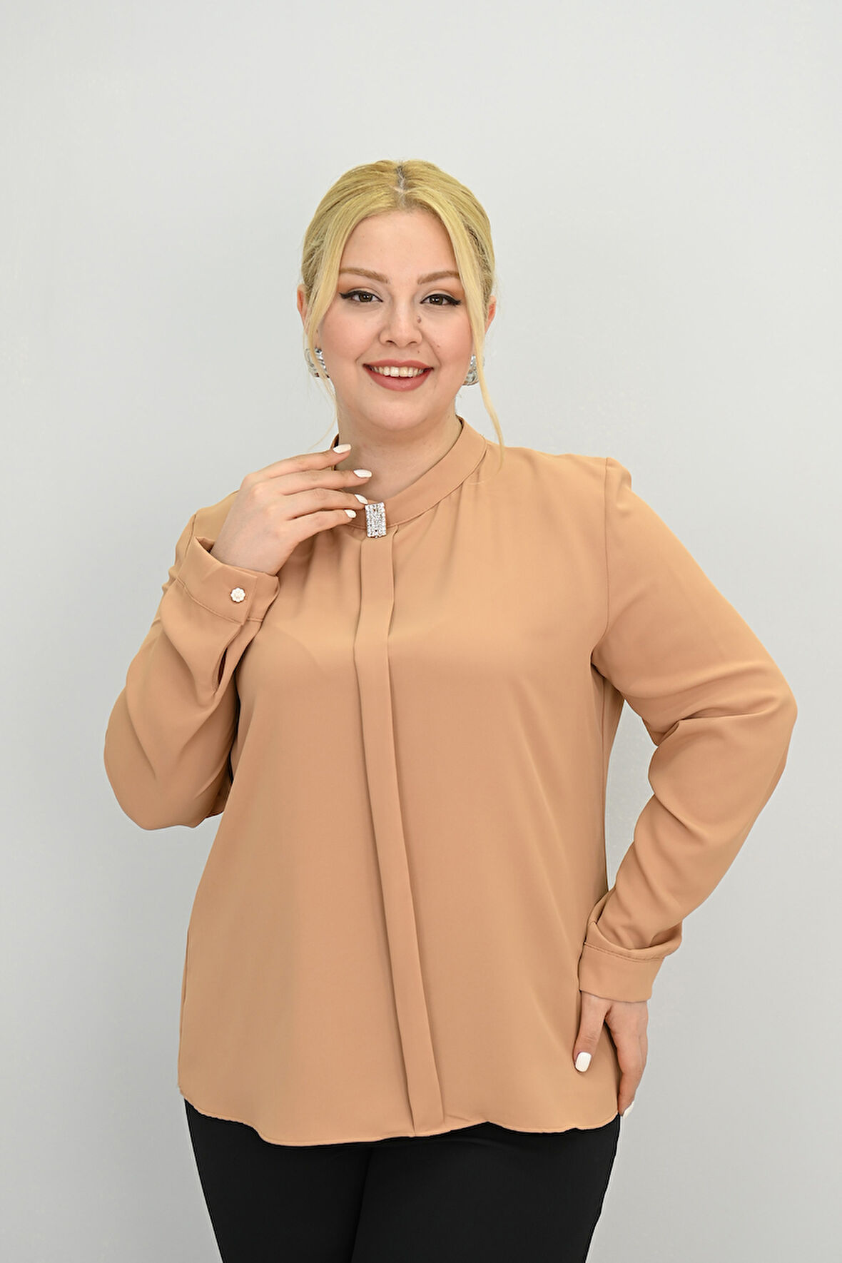 Kadın Büyük Beden Hakim Yaka Taş Broş Detaylı Bluz 0034-25