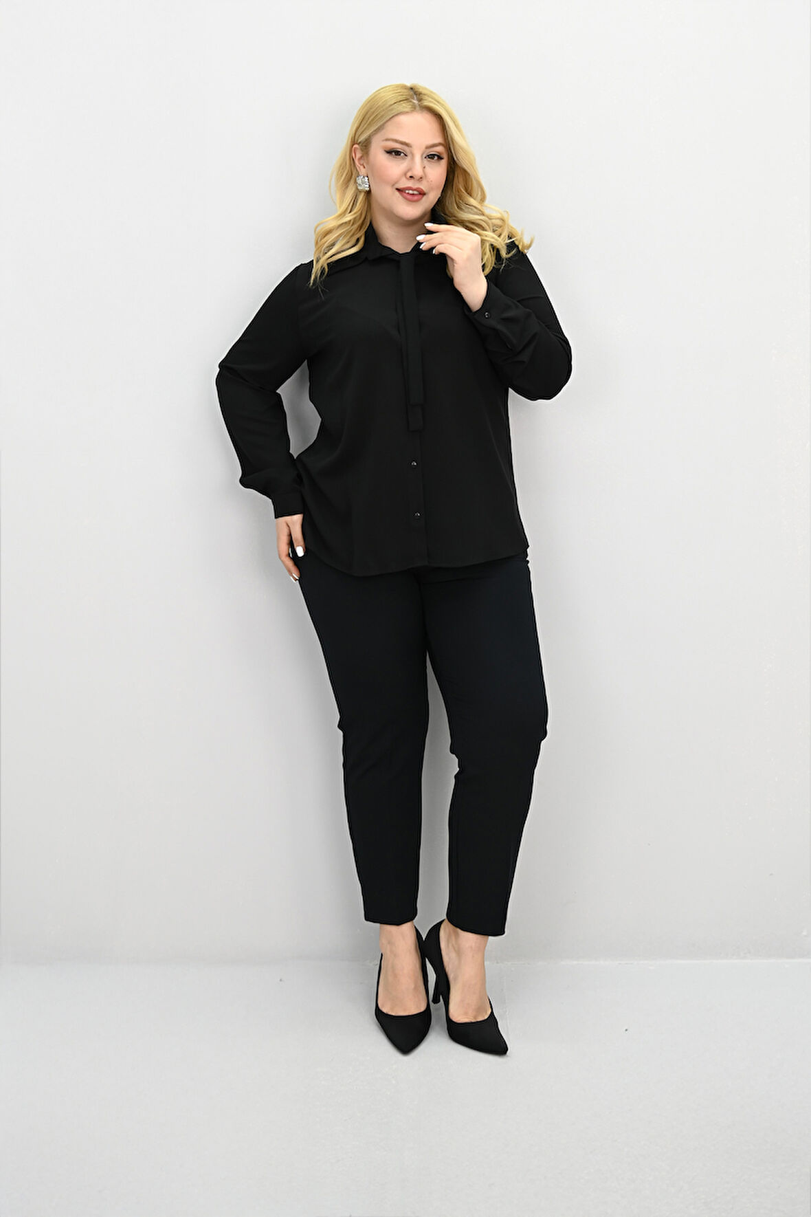 Kadın Büyük Beden Yaka Fular Bağlama Detaylı Gömlek 0035-25