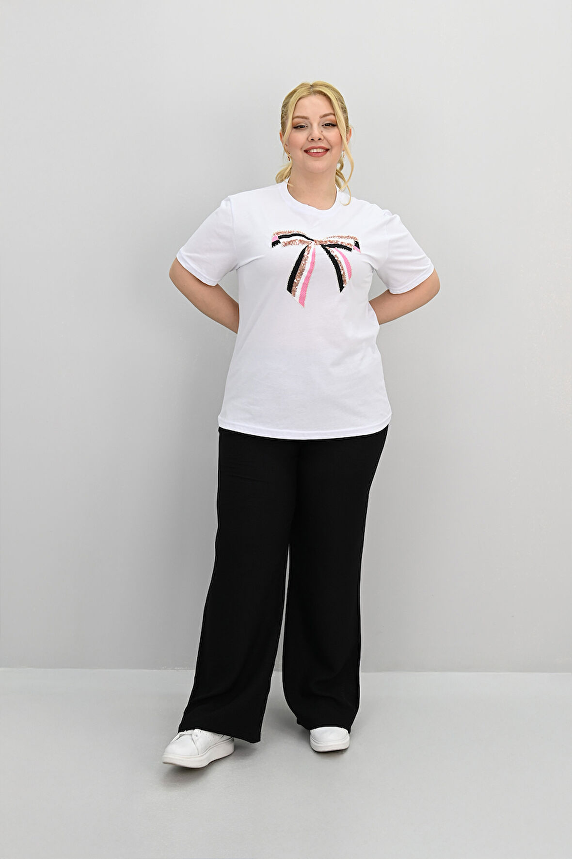 Kadın Büyük Beden Kurdele Detaylı Payet İşlemeli Eşofman Takımı 8200-25