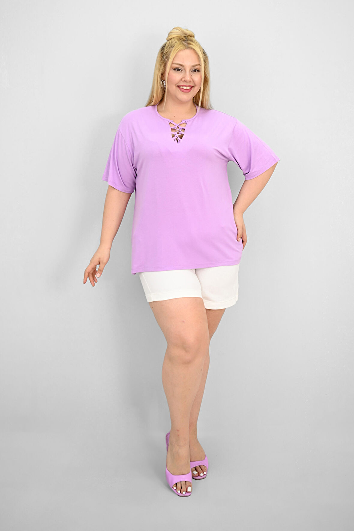 Kadın Büyük Beden Kısa Kollu Yakası Biye Detaylı Bluz 1970-25