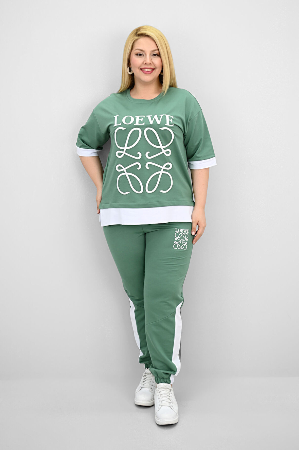 Kadın Büyük Beden Kısa Kollu Nakış Detaylı Garnili Eşofman Takımı 8192-25