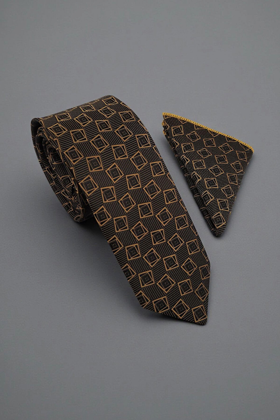 Geometrik Desen Kahve Kravat & Mendil