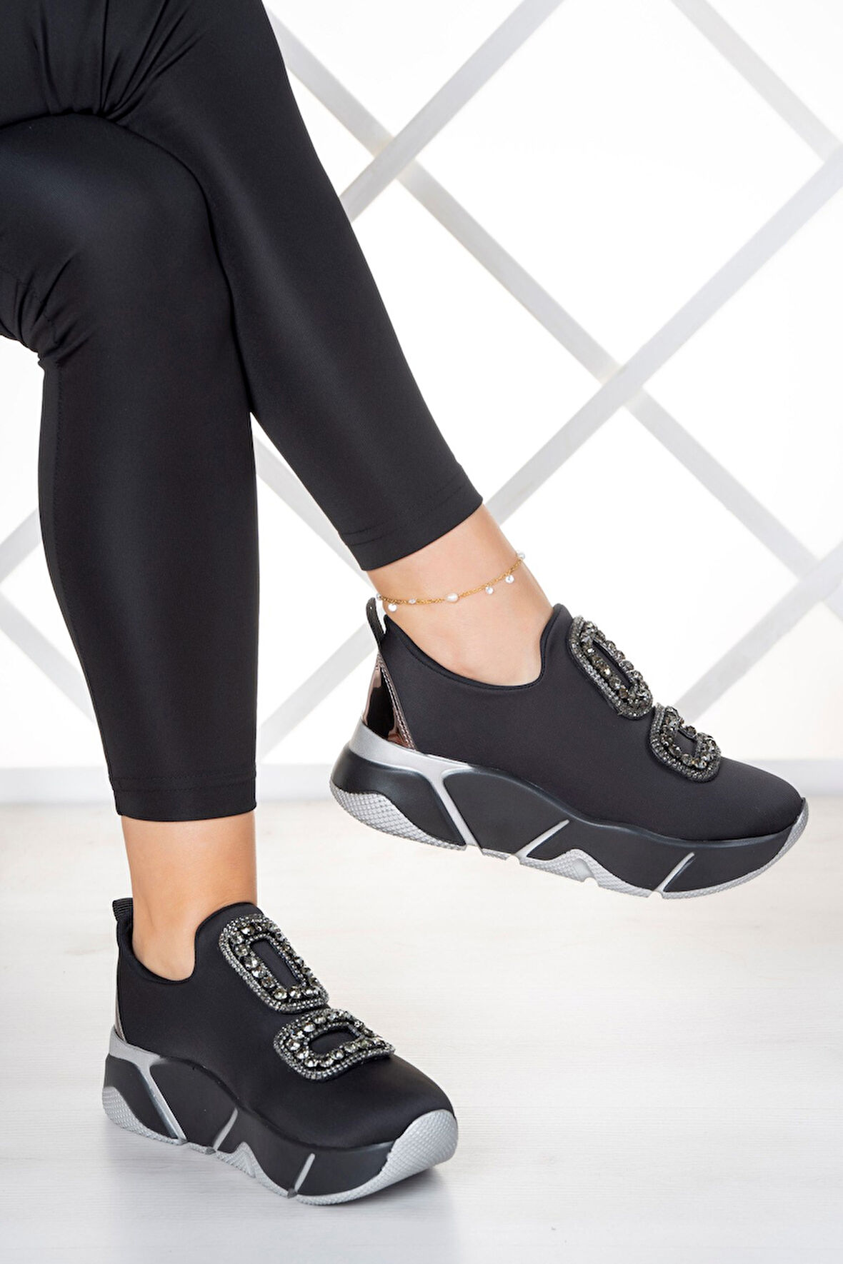 Almendra Platin Streç Taşlı Sneaker