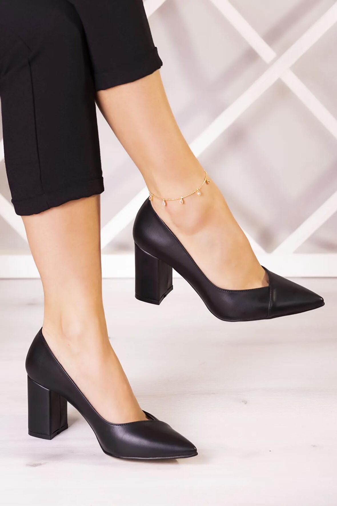 Belinda Siyah Vegan Jatqılı Kalın Topuklu Ayakkabı