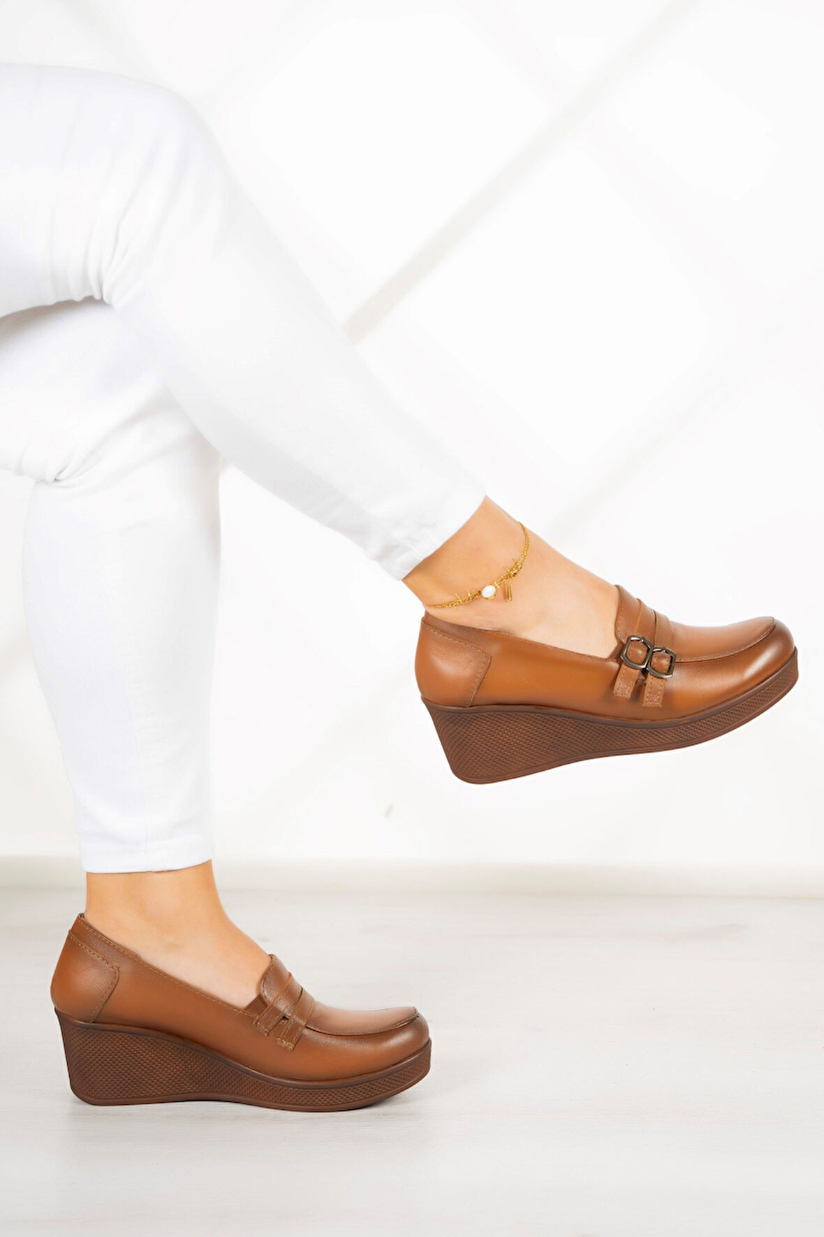 Taylor Taba Hakiki Deri Dolgu Topuklu Günlük Ayakkabı