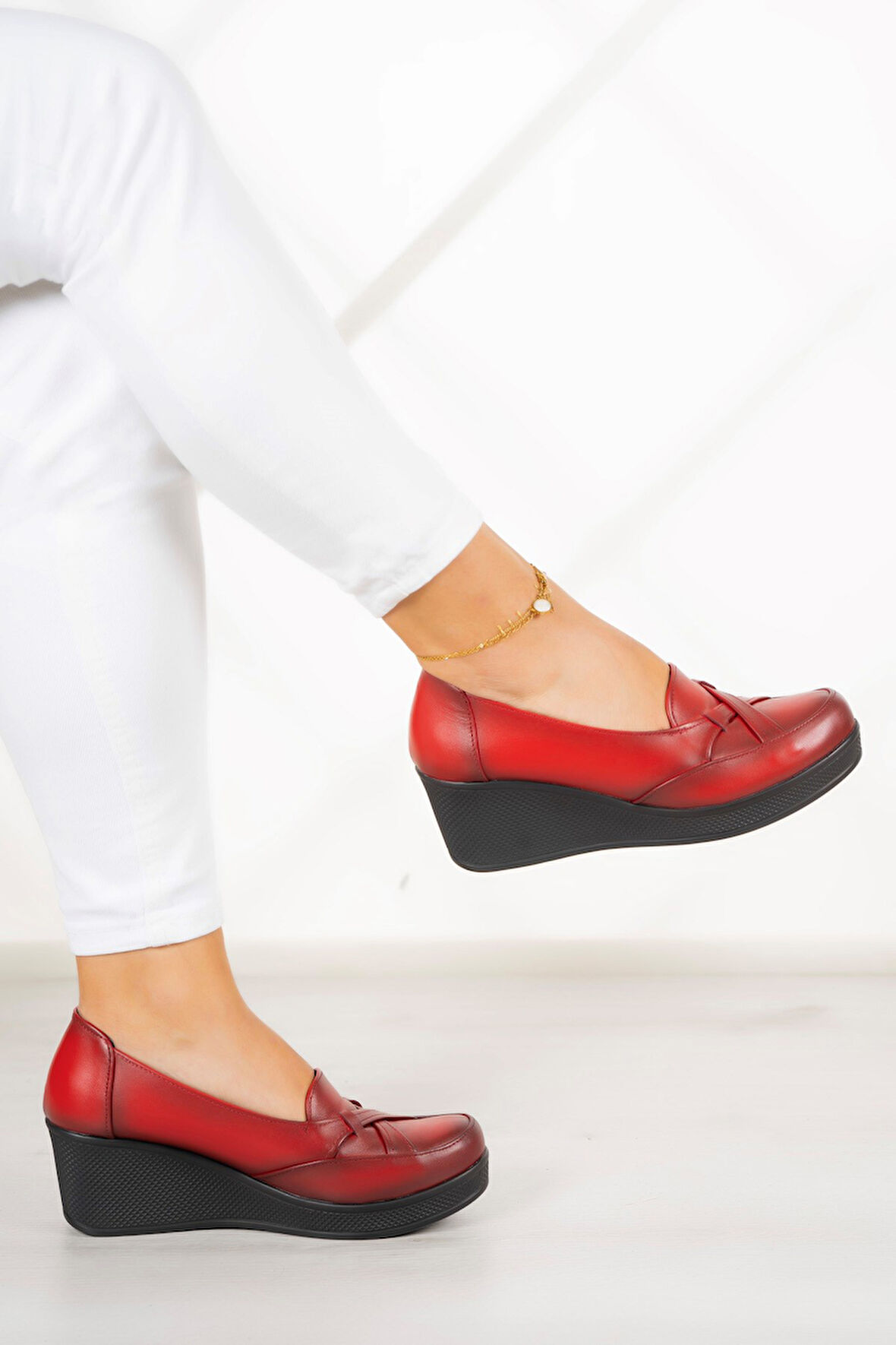 Shay Kırmızı Hakiki Deri Dolgu Topuklu Günlük Ayakkabı