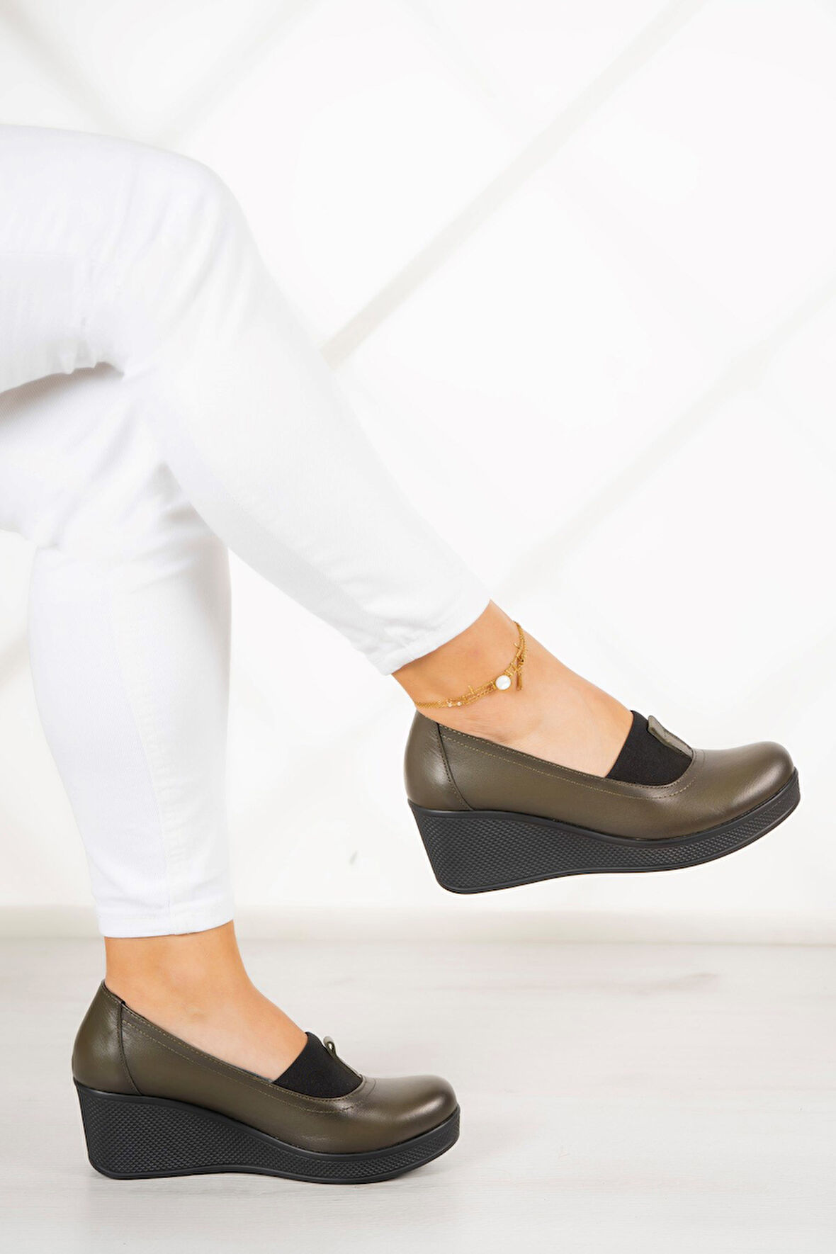 Daisy Haki Hakiki Deri Dolgu Topuklu Günlük Ayakkabı