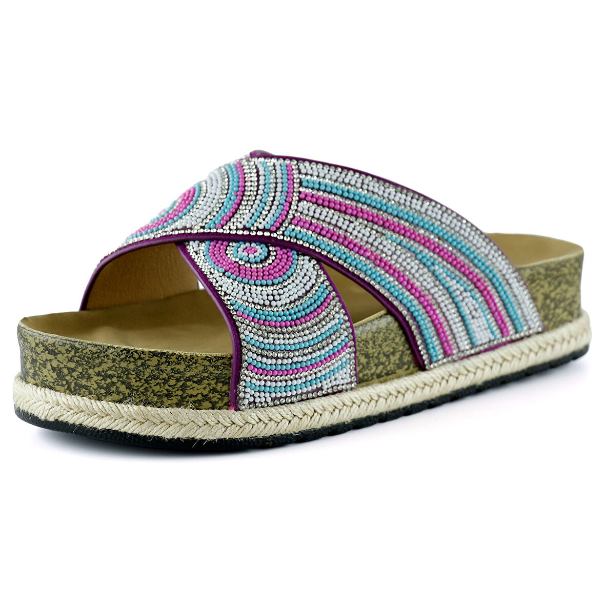 Pembe Turkuaz Boncuklu Çapraz Bantlı Kristal Taşlı Hasır Detaylı Mantar Taban Görünümlü Terli