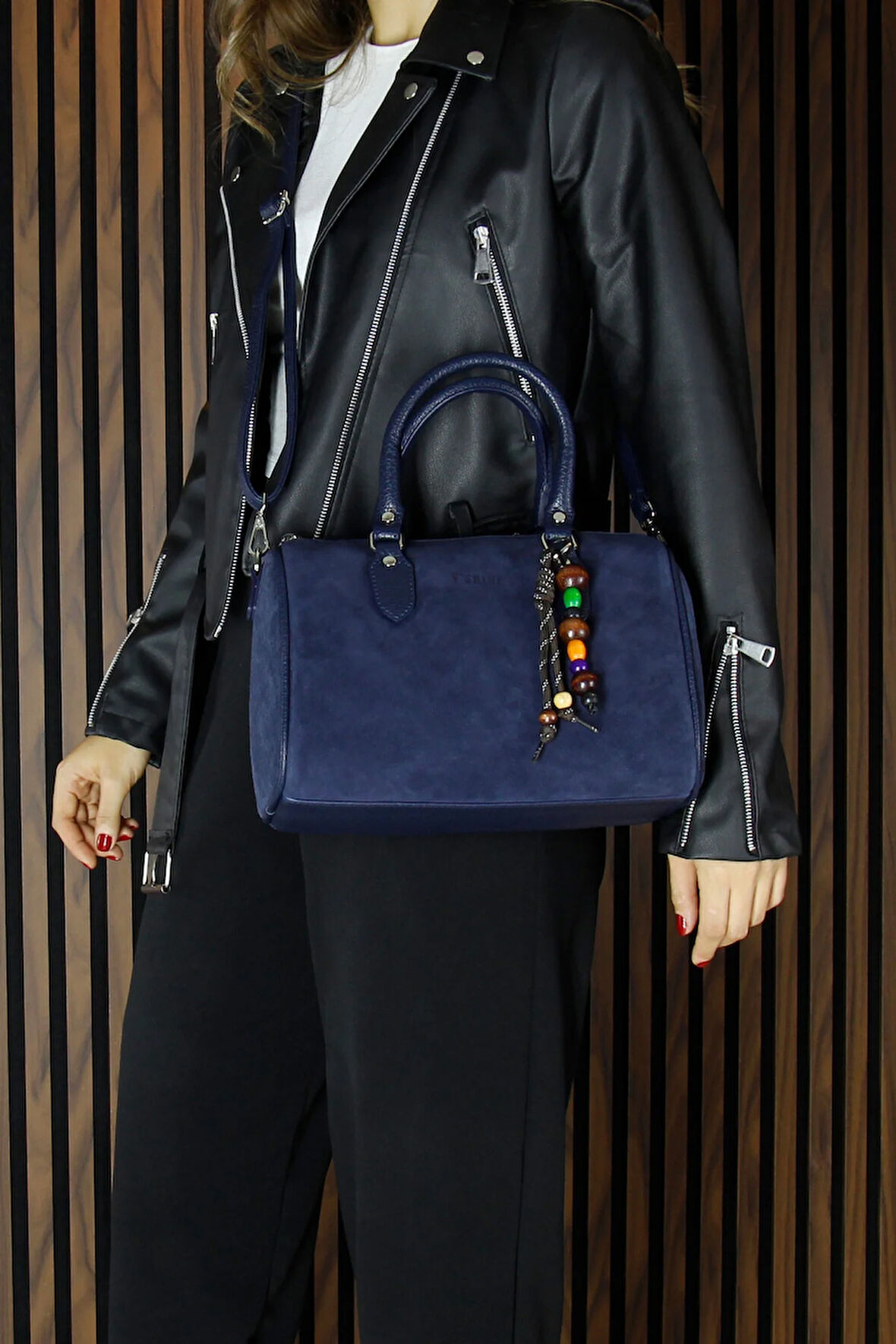 Lacivert Hakiki Dana Süet Fermuarlı İç Cepli Askılı Boncuk Aksesuarlı Günlük Büyük Boy Omuz Çantası