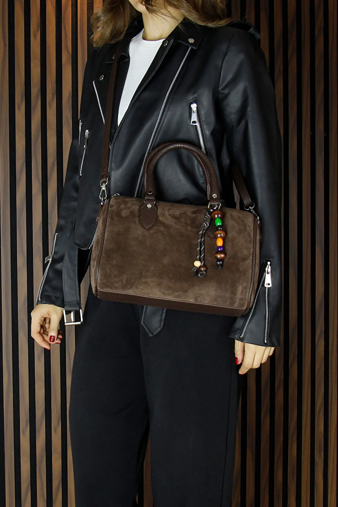 Kahve Hakiki Dana Süet Fermuarlı İç Cepli Askılı Boncuk Aksesuarlı Günlük Büyük Boy Omuz Çantası