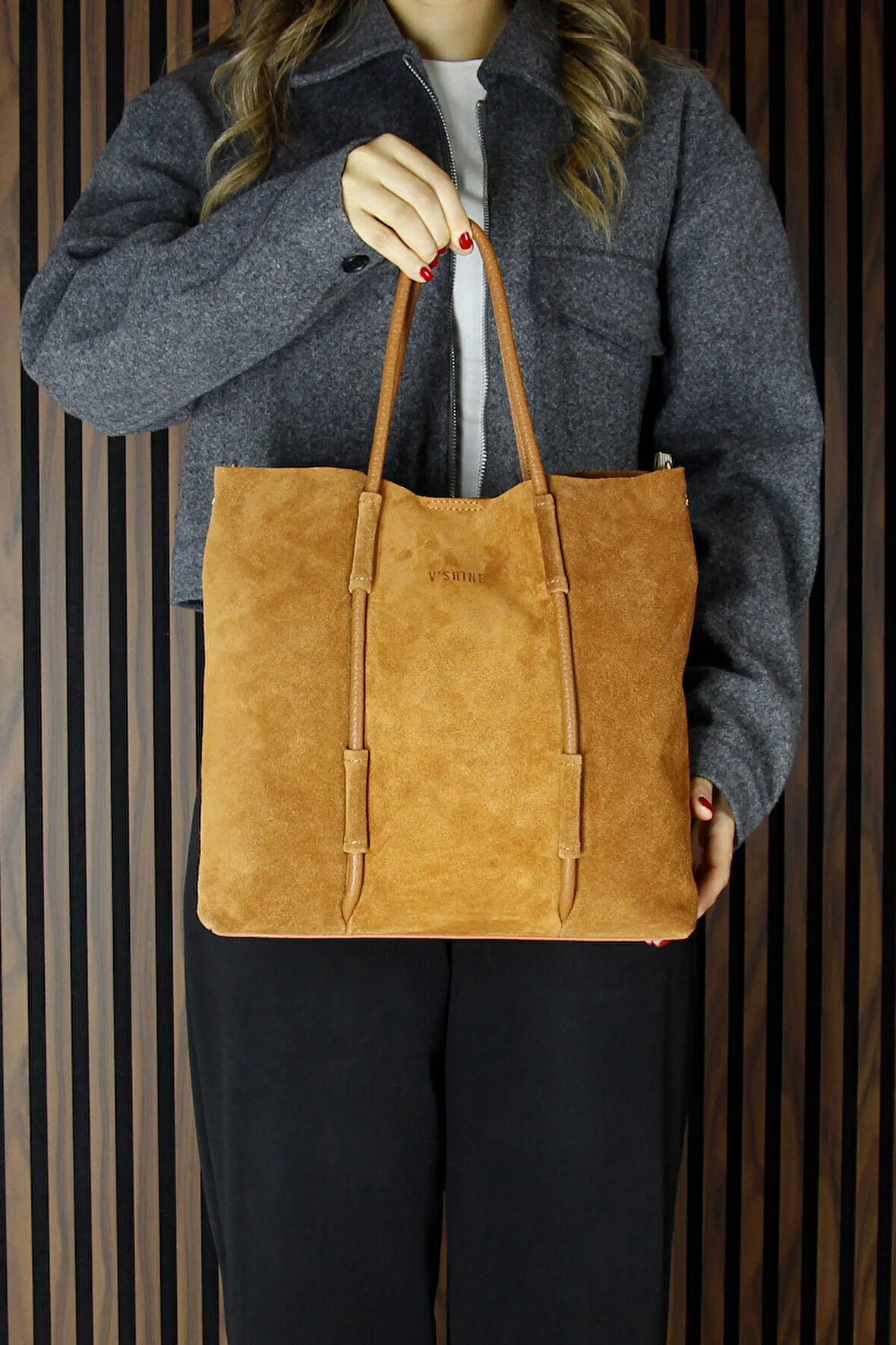 Taba Hakiki Dana Süet Manyetik Kapaklı Fermuarlı İç Cepli Askılı Büyük Boy Günlük Omuz Çantası