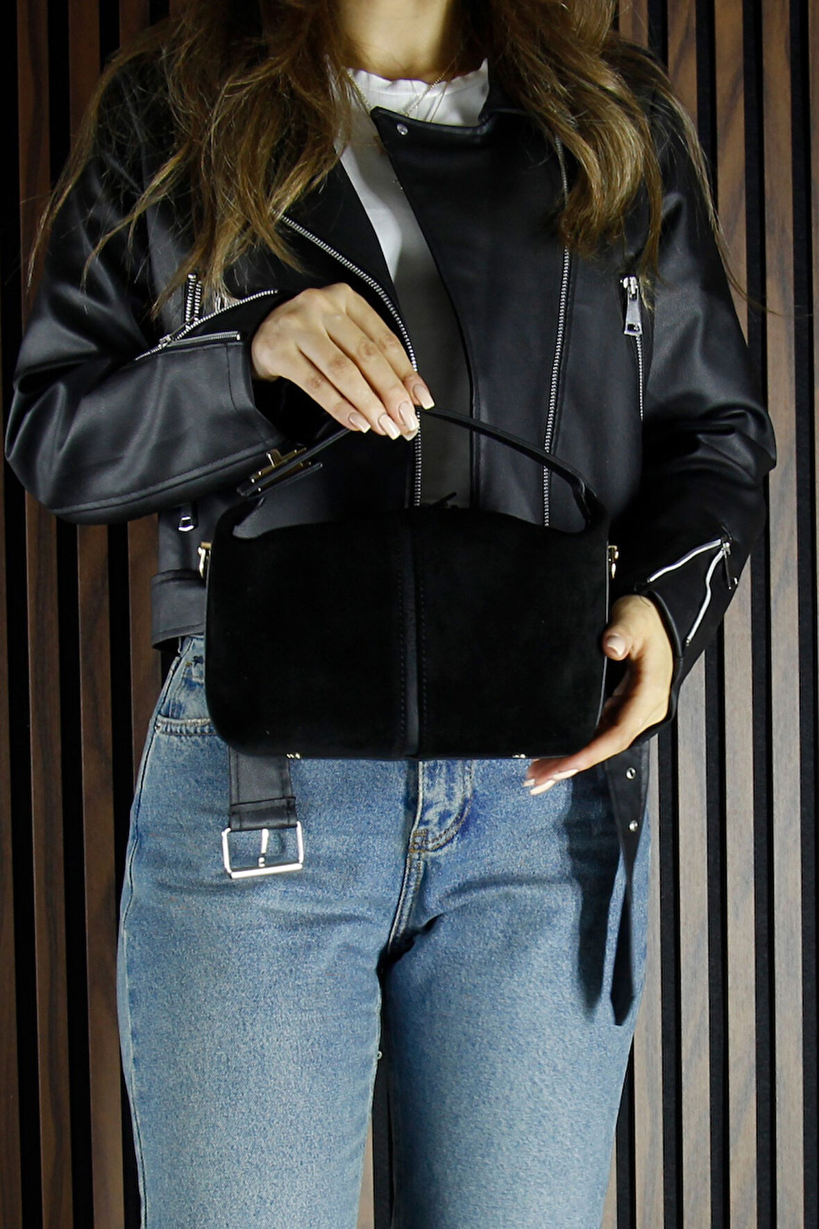 Erkan Saçmacı Siyah Hakiki Dana Süet Fermuarlı Askılı İç Cepli Orta Boy Günlük Omuz Çantası