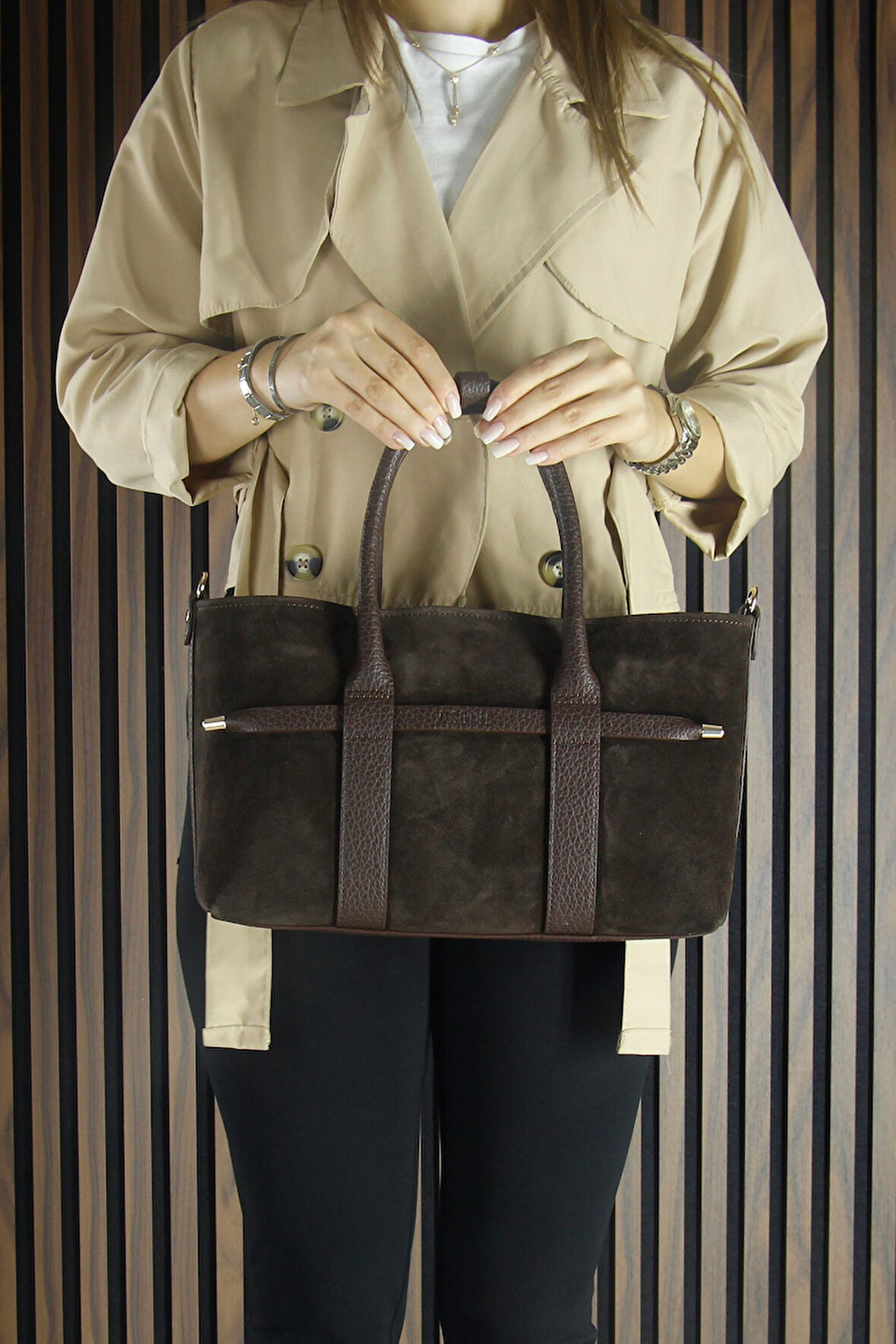 Erkan Saçmacı Bitter Hakiki Dana Süet Fermuarlı Üç Bölmeli İç Cepli Askılı Orta Boy Günlük Omuz 