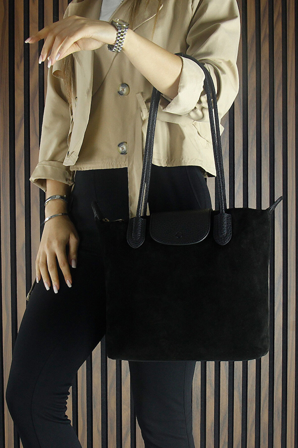 Erkan Saçmacı Siyah Hakiki Dana Süet Fermuarlı Manyetik Kapaklı Büyük Boy Günlük Omuz Çantası