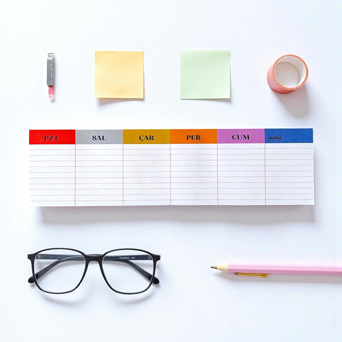 Fark Tanıtım Renkli Haftalık Masa Planlayıcı | Klavye Altı BlokNot – 80 Yaprak, 90 gr Ivory Kağıt, 8x30 cm