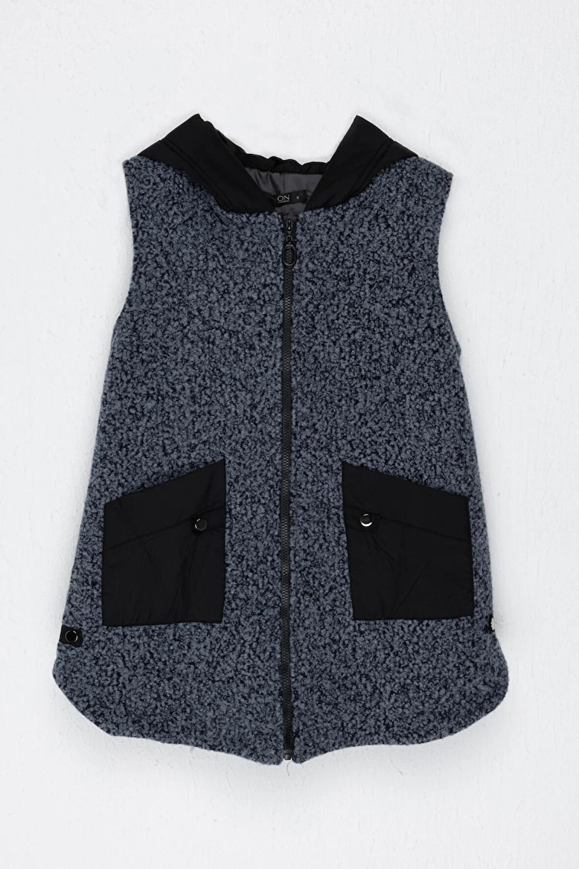 ON FASHION KAPŞONLU FERMUARLI KEÇE YELEK