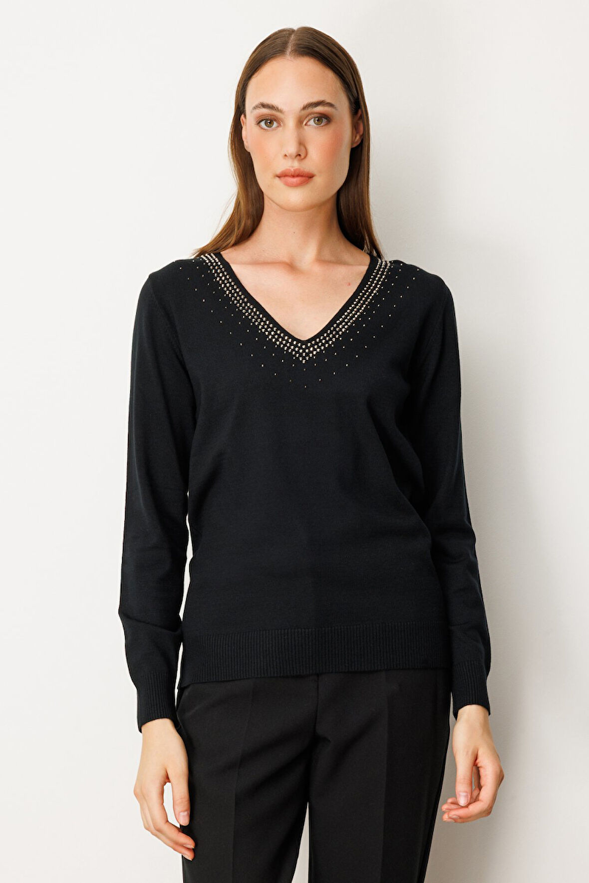 On Kadın Yakası Taşlı Triko Kazak 65314 Siyah