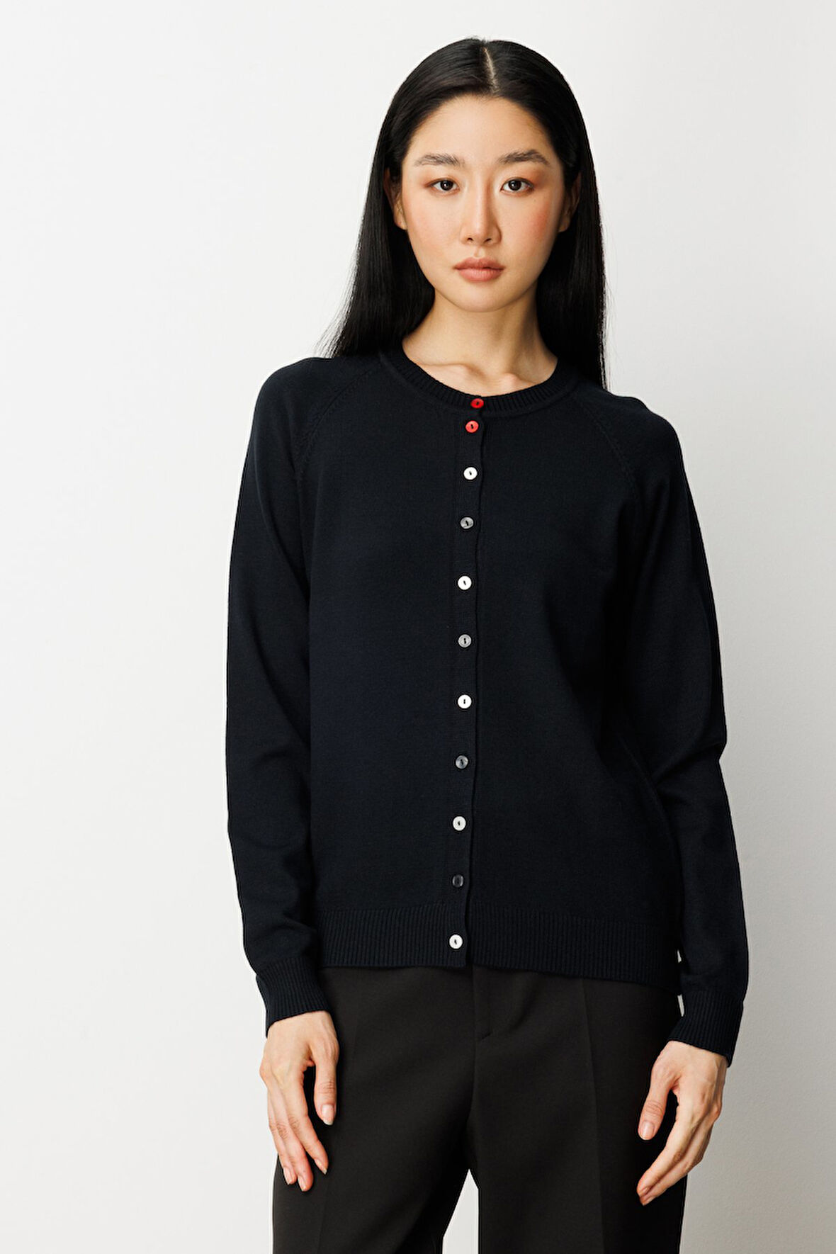 On Kadın Renkli Düğmeli Sıfır Yaka Triko Hırka 65921 Siyah