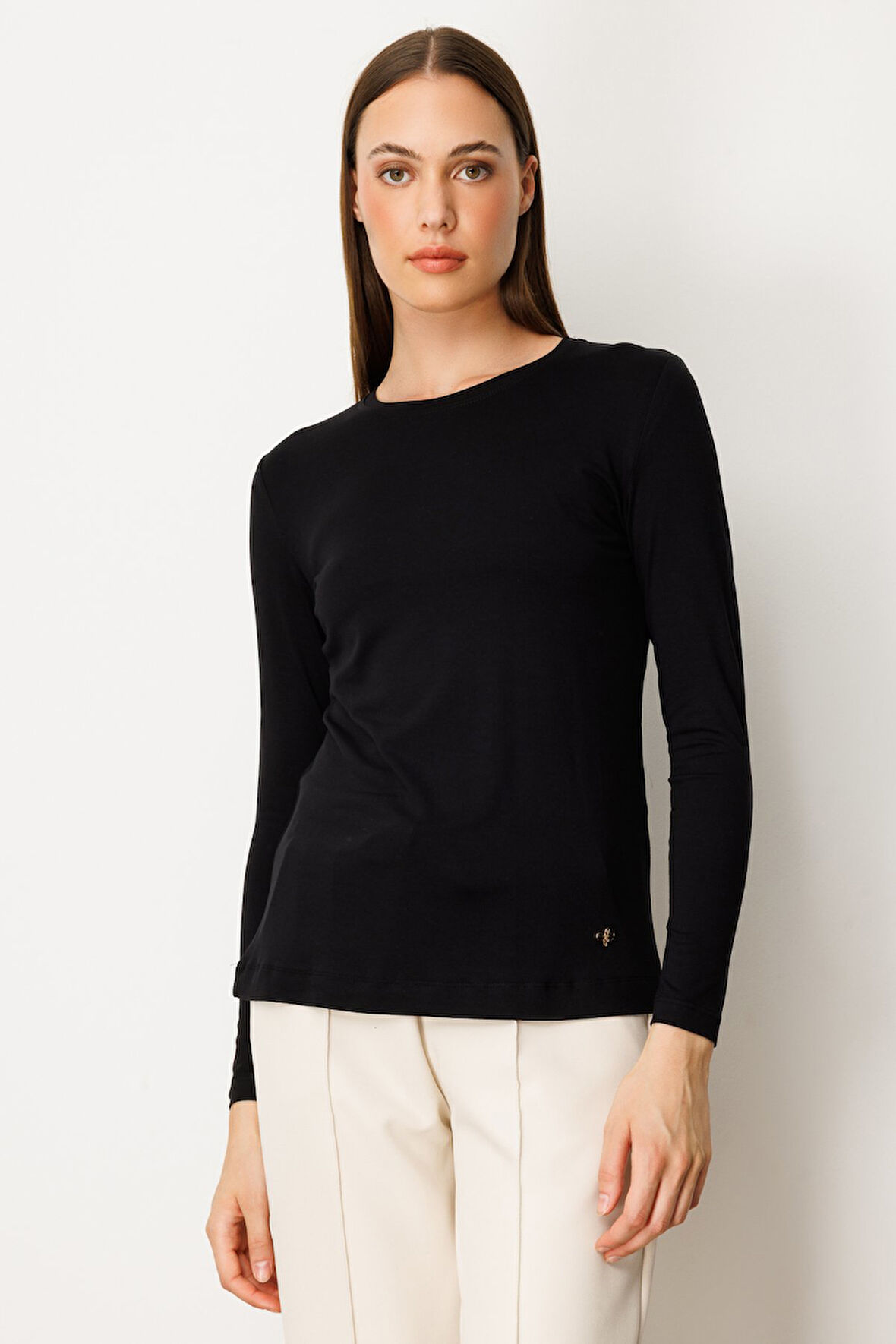 On Kadın Metal Aksesuarlı Sıfır Yaka Basic Bluz 61303 Siyah