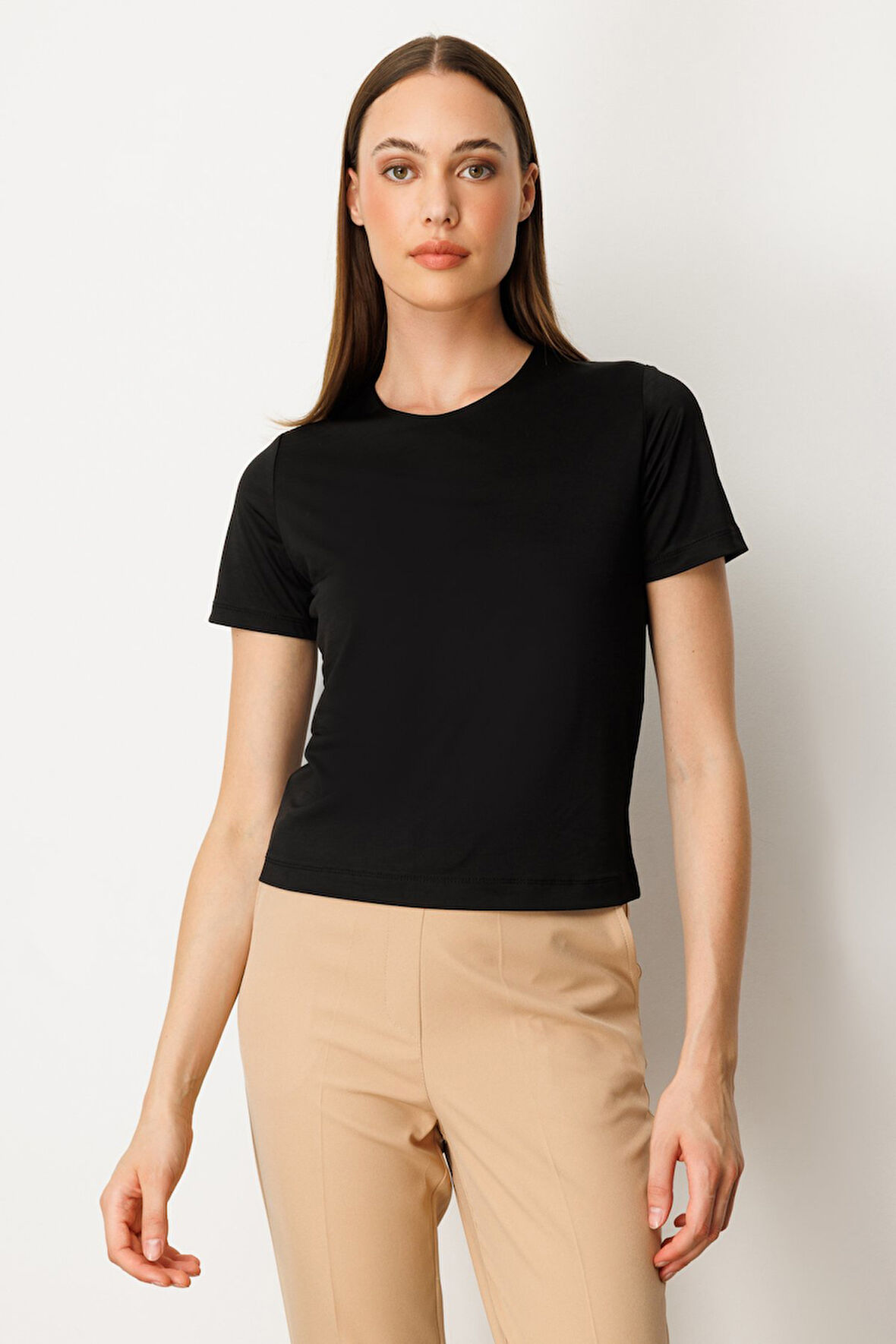 On Kadın Sıfır Yaka Kısa Kol Basic Bluz 61334 Siyah