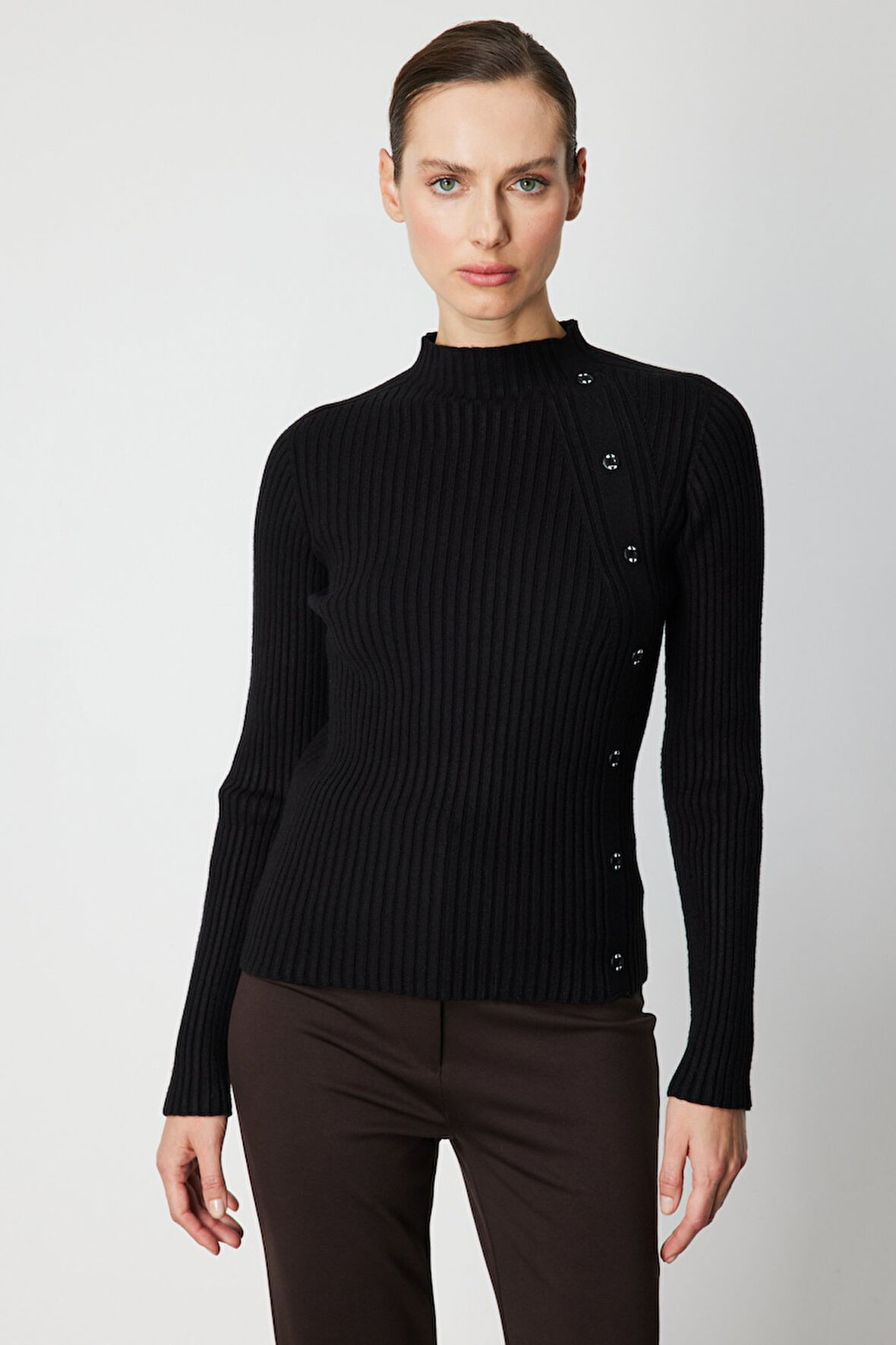 On Kadın Süs Düğmeli Fitilli Triko Kazak 69312 Siyah