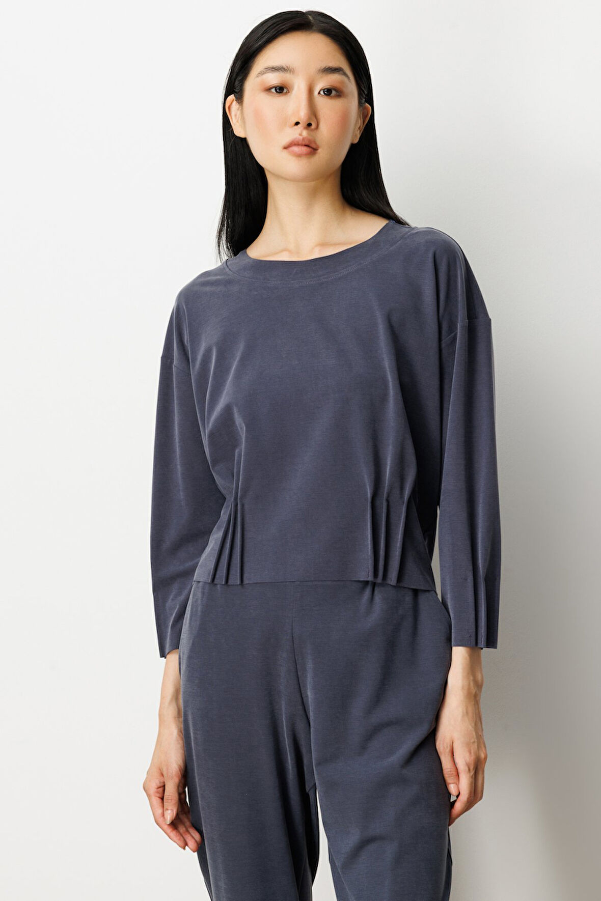 On Kadın Pile Detaylı Sıfır Yaka Bluz 64408 Lacivert