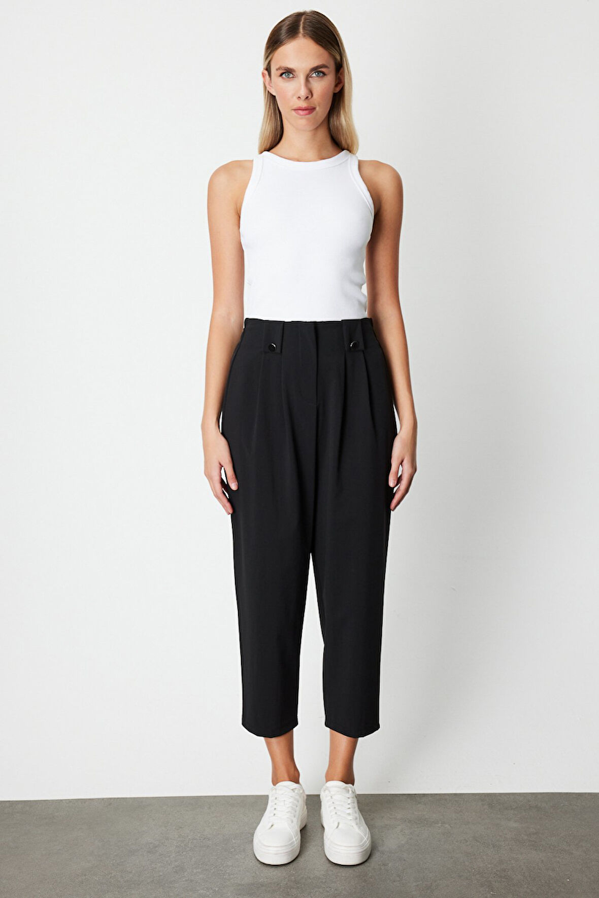 On Kadın Pile Detaylı Paraşüt Kumaş Pantolon 64135 Siyah