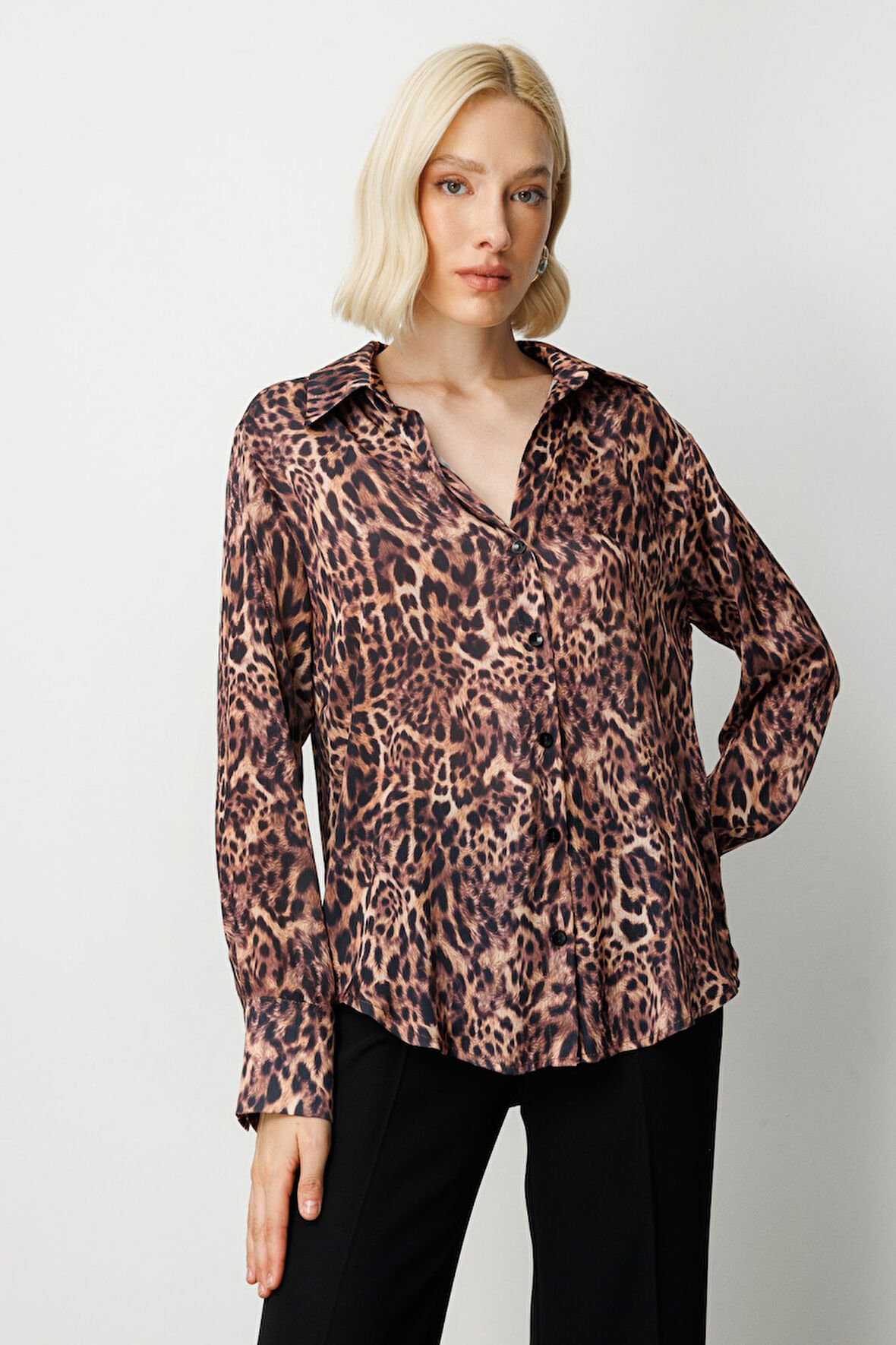 On Kadın Çizgili Saten Gömlek 64300 Leopar