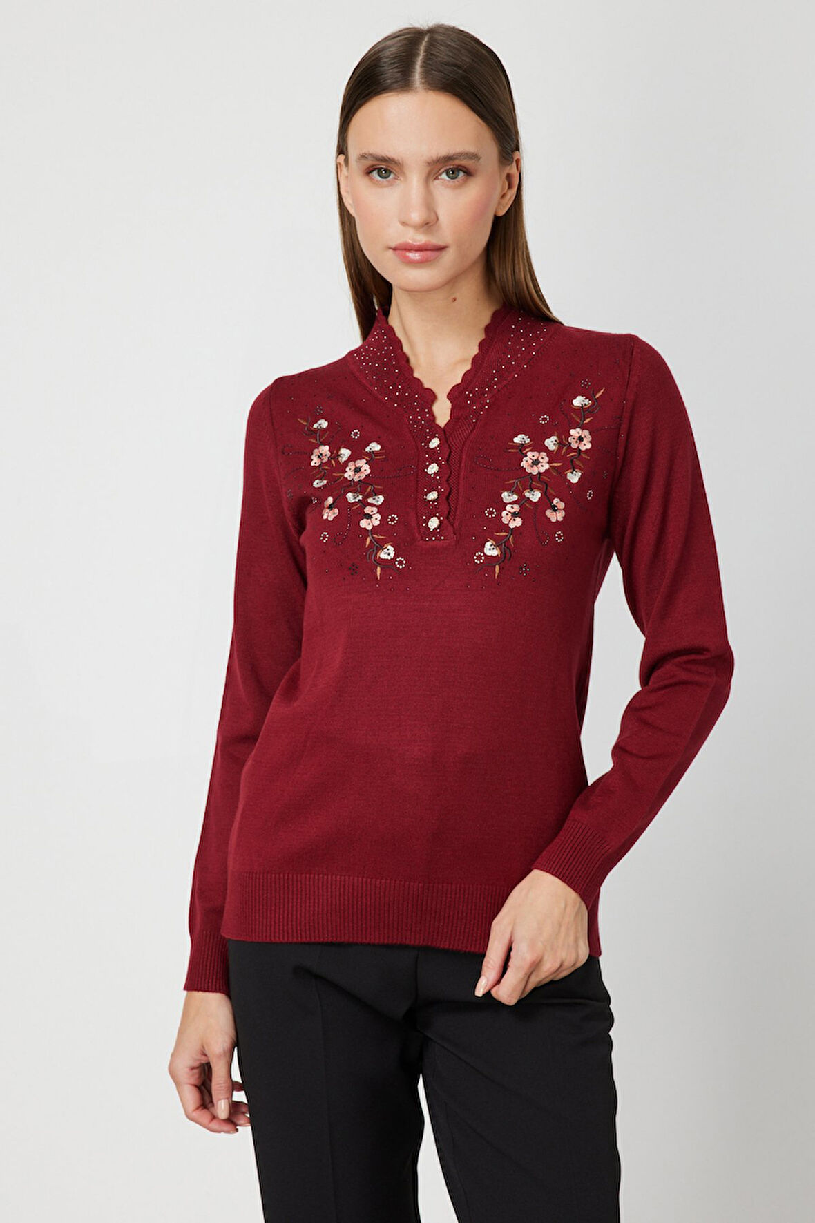 On Kadın V Yaka Çiçek İşlemeli Triko Kazak 65307 Bordo