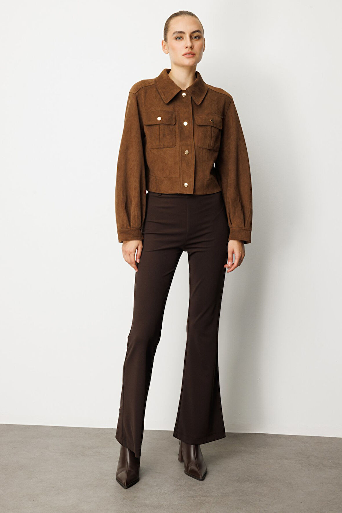 On Kadın Kapak Cepli Süet Crop Ceket 60503 Kahverengi