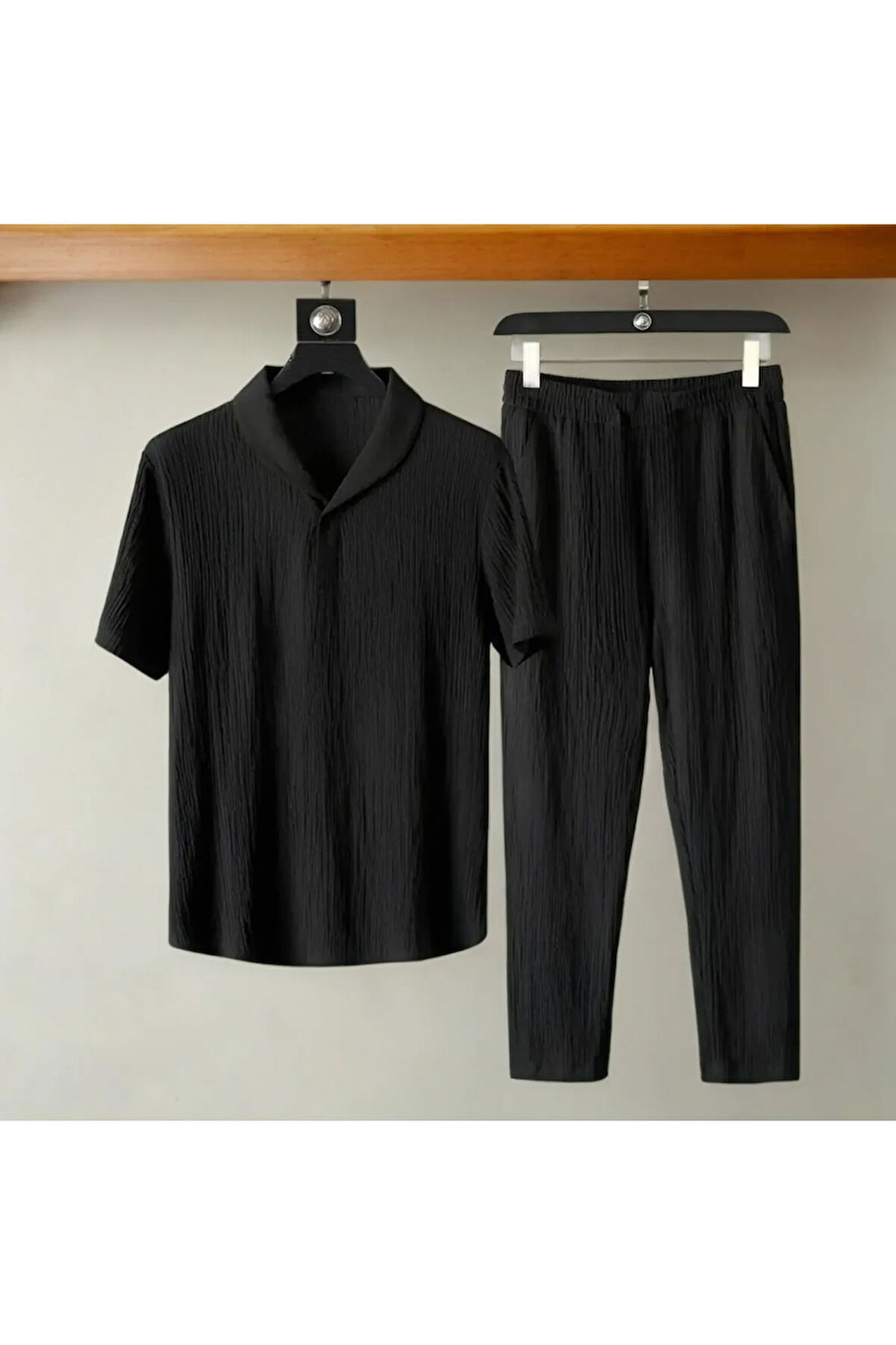 Alaçatı Stili Erkek Bürümcük Krinkıl Kumaş Yazlık Likralı Polo Yaka Tshirt ve Eşofman Takım kombini
