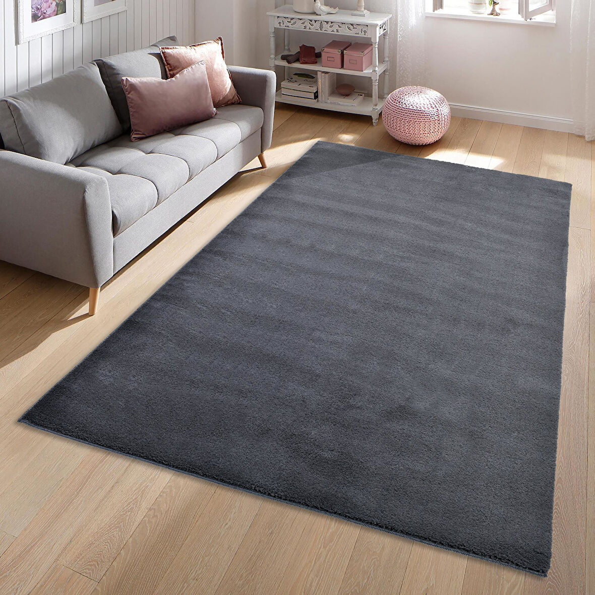 Yumuşak Peluş Halı – Kaymaz Tabanlı, Yıkanabilir, Modern Dokulu Halı